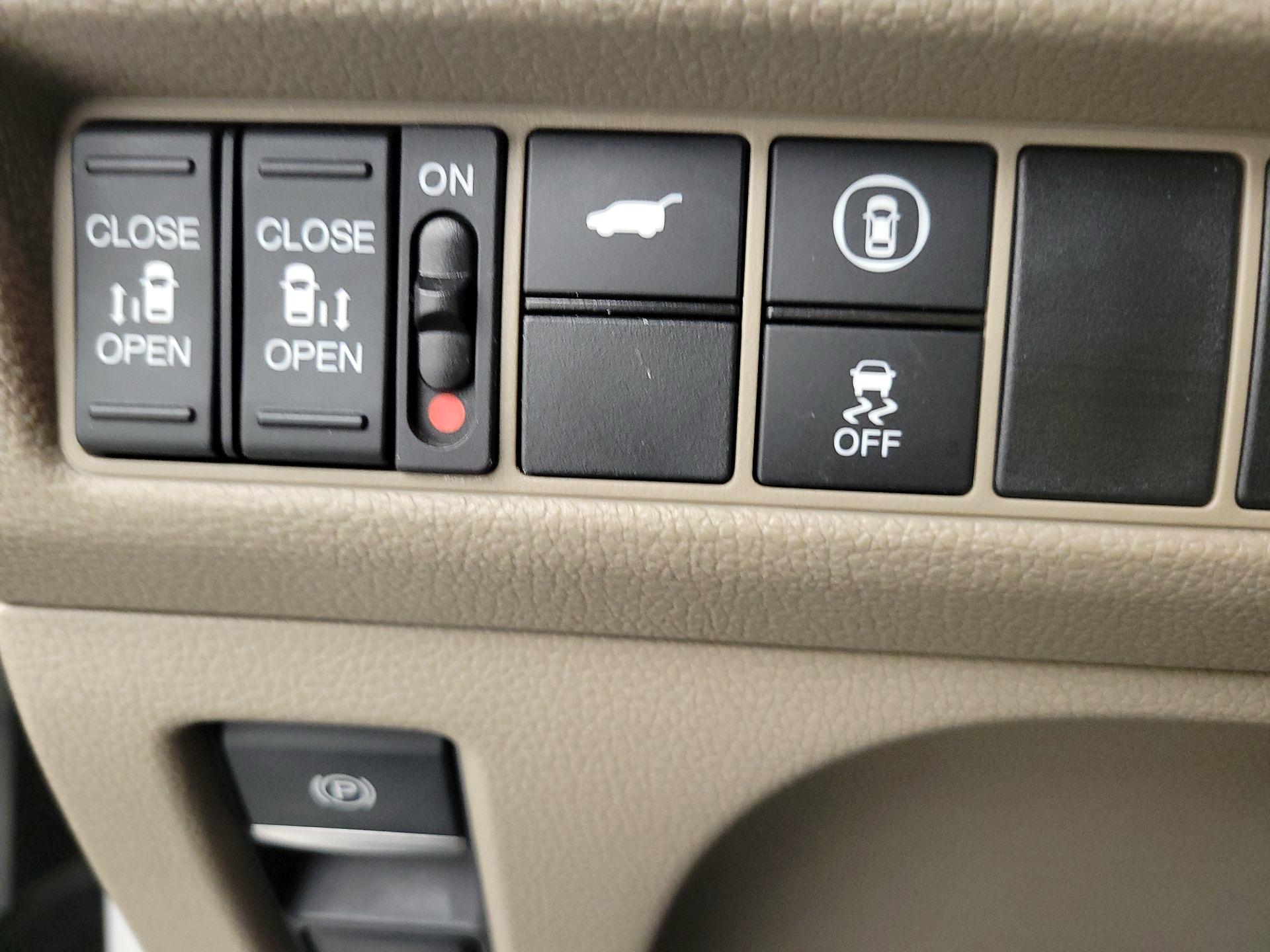 Thumbnail: 2023 Honda Odyssey - 13