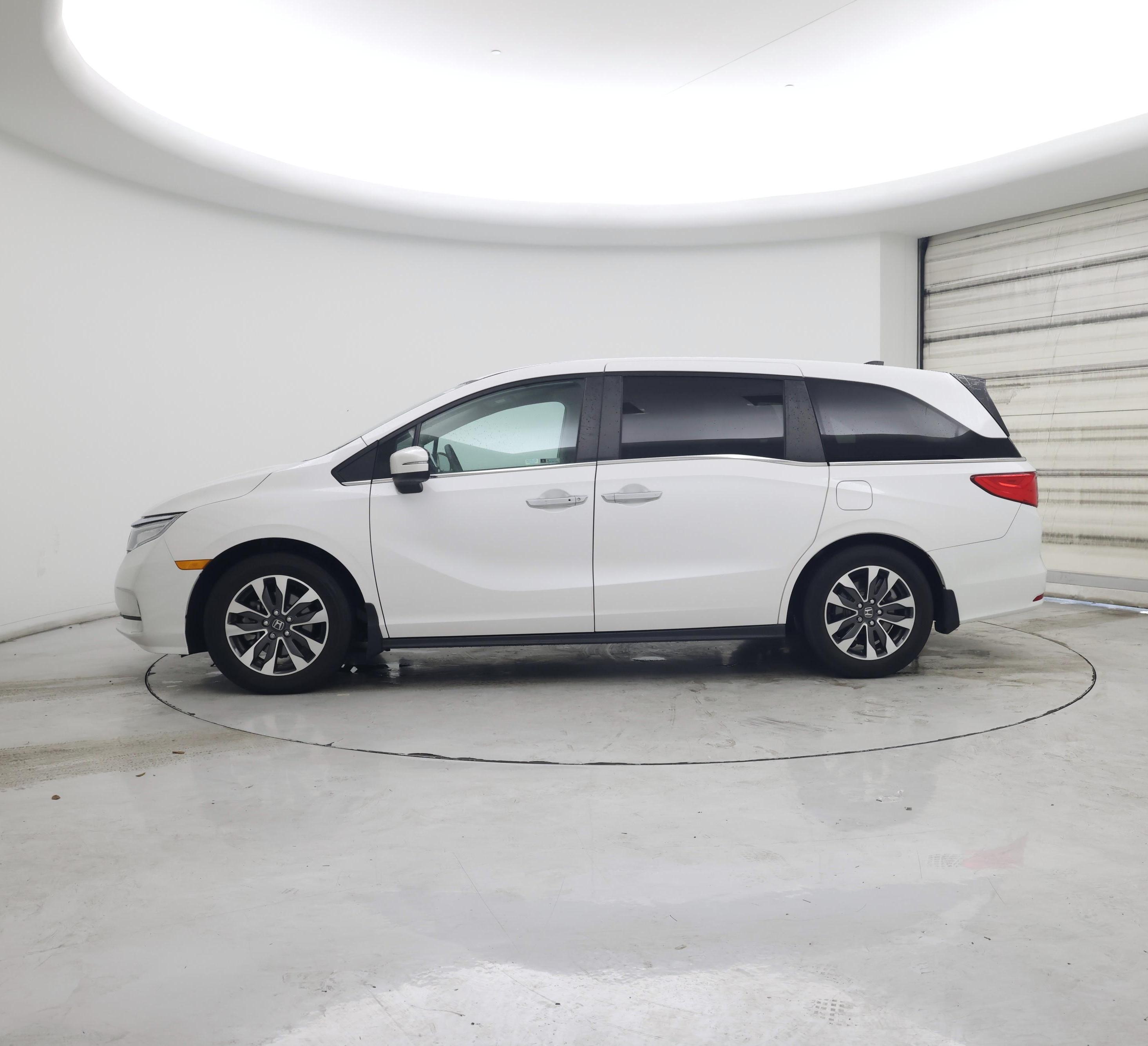 Thumbnail: 2023 Honda Odyssey - 3