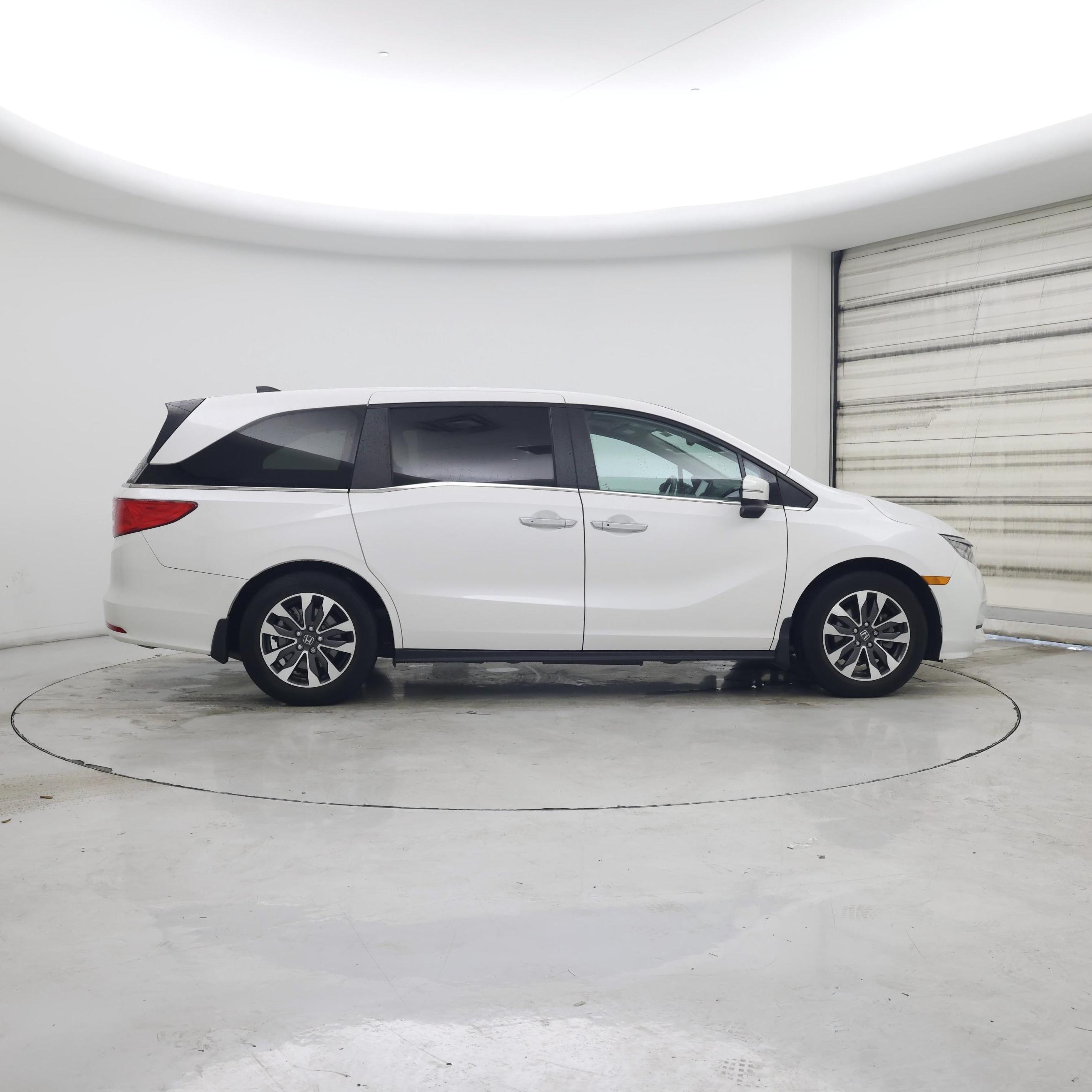 Thumbnail: 2023 Honda Odyssey - 7