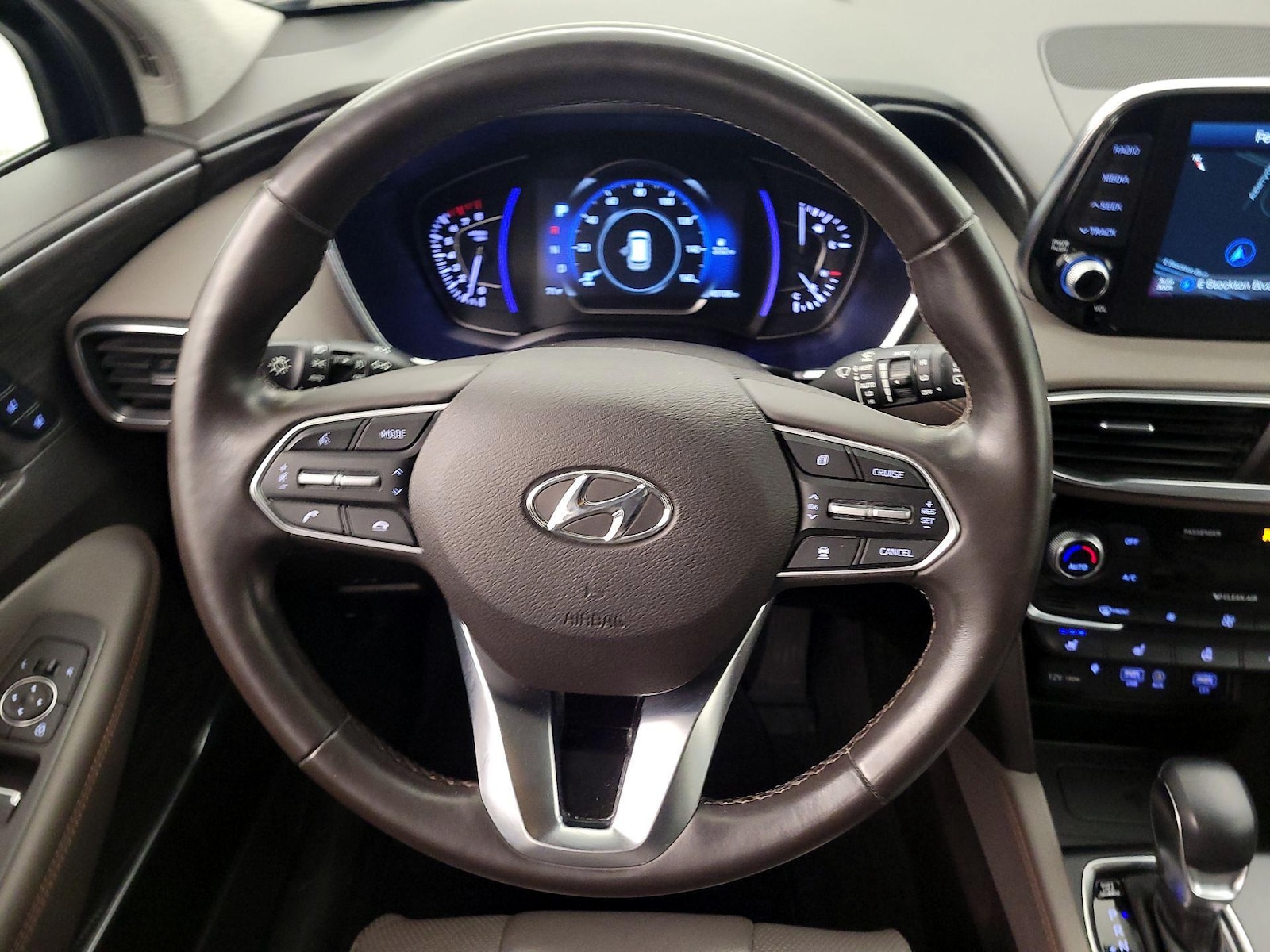 2020 Hyundai Santa Fe Limited - Photo 11
