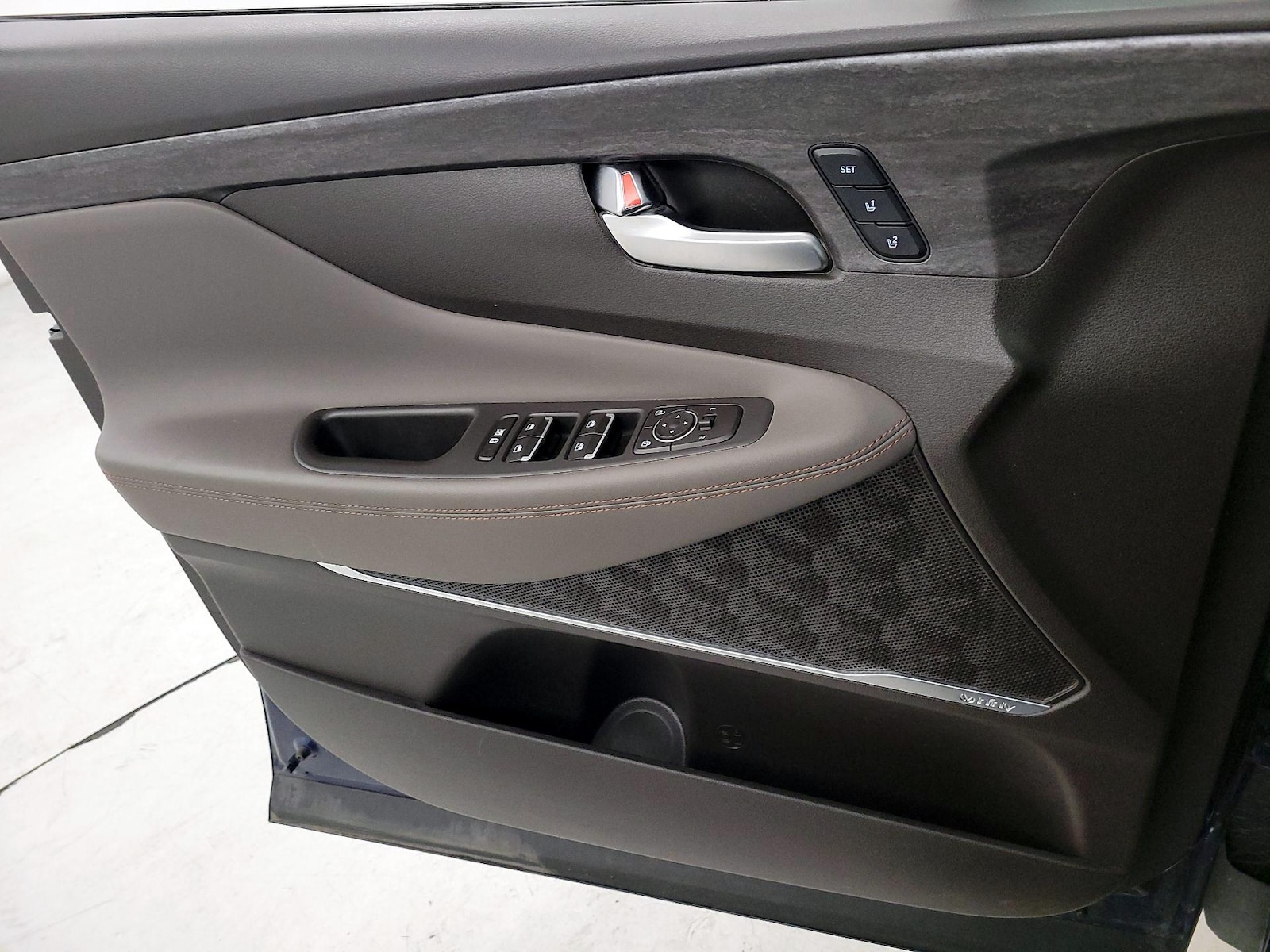 2020 Hyundai Santa Fe Limited - Photo 13