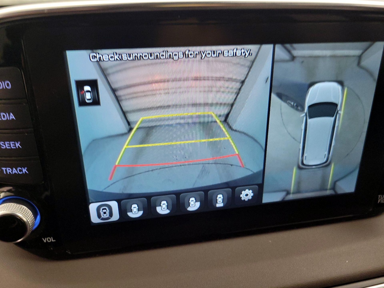 2020 Hyundai Santa Fe Limited - Photo 15