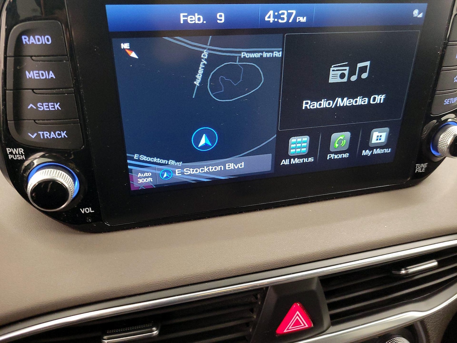 2020 Hyundai Santa Fe Limited - Photo 16