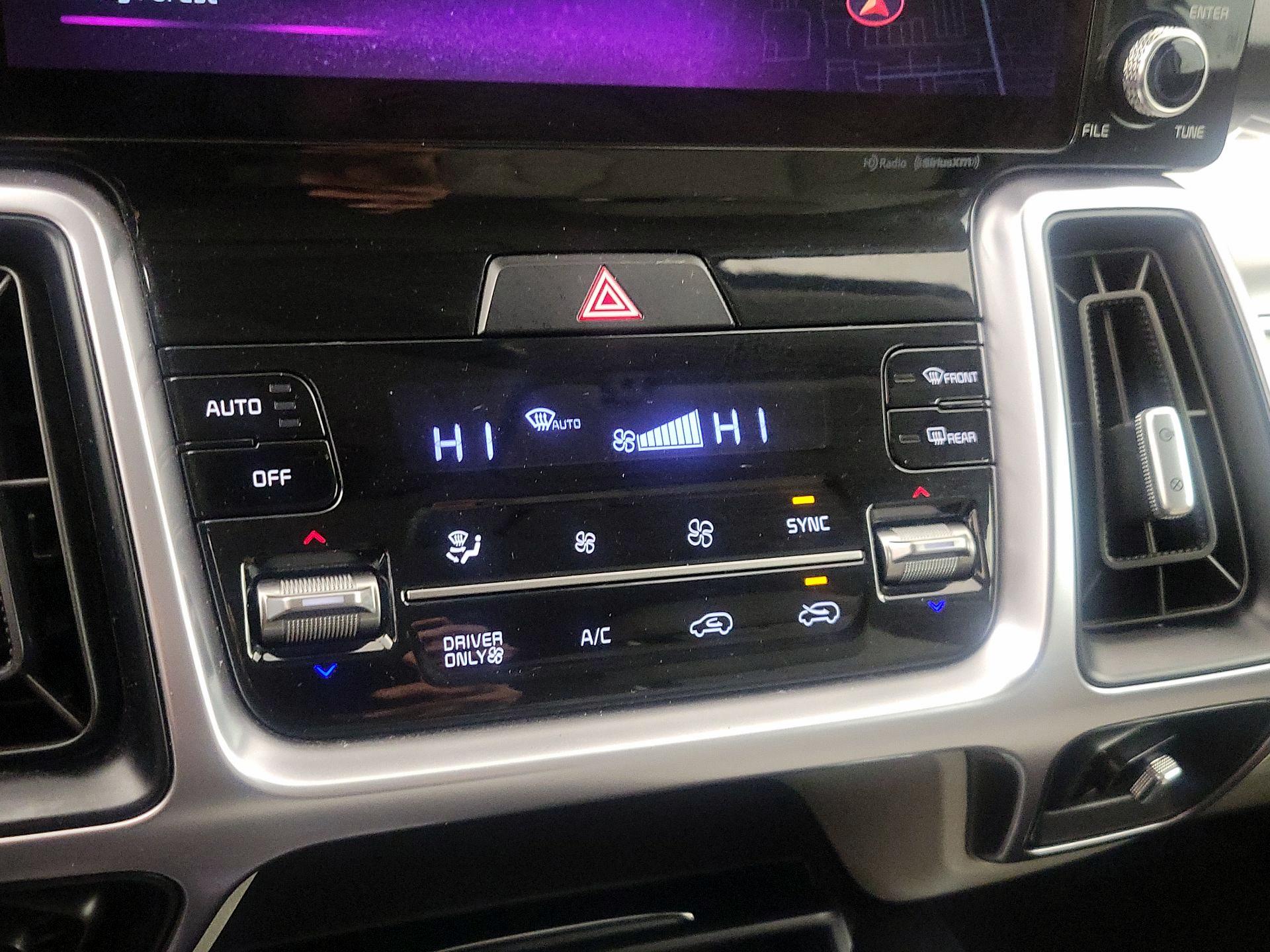 Thumbnail: 2023 Kia Sorento - 17