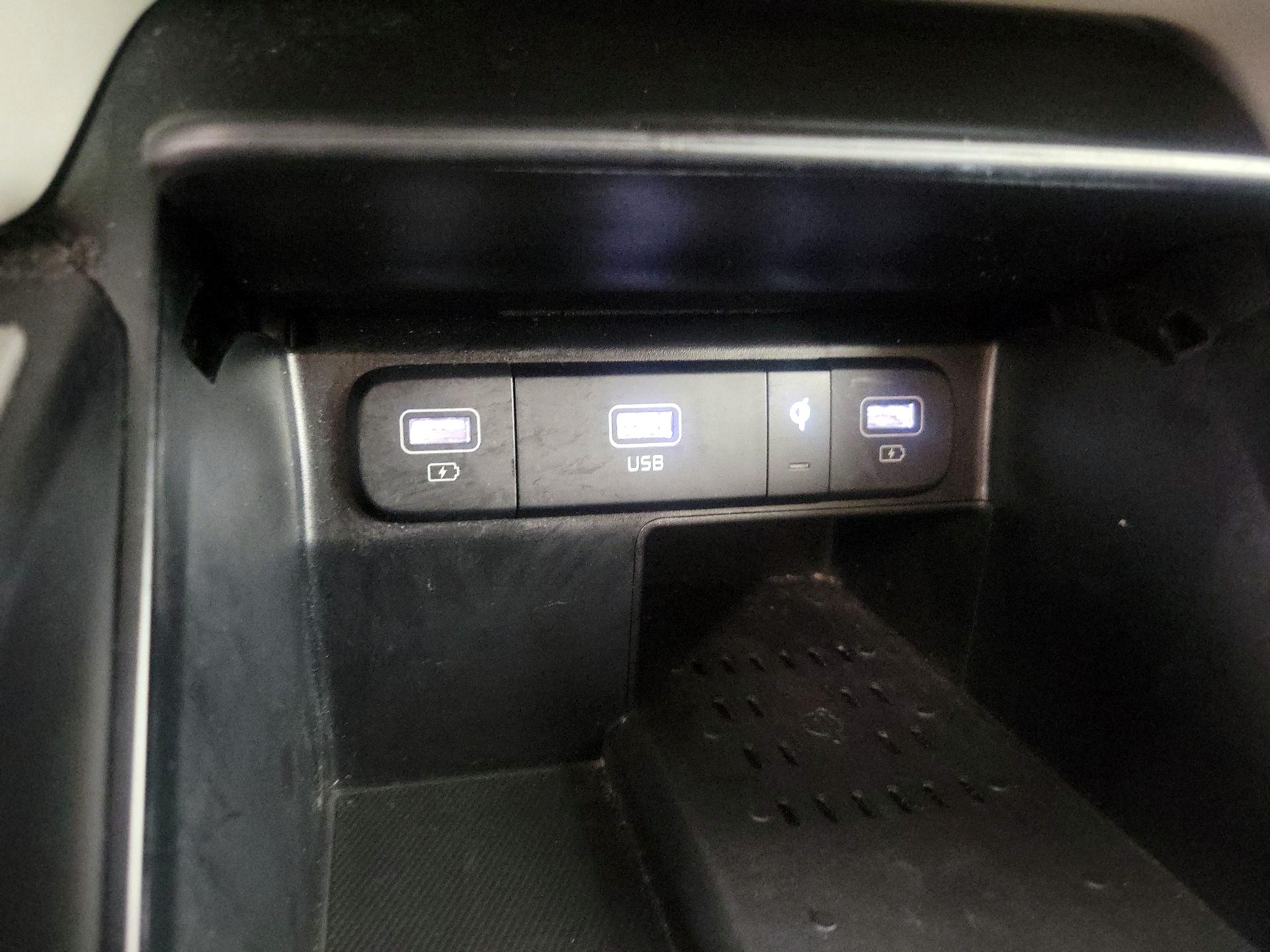 Thumbnail: 2023 Kia Sorento - 19