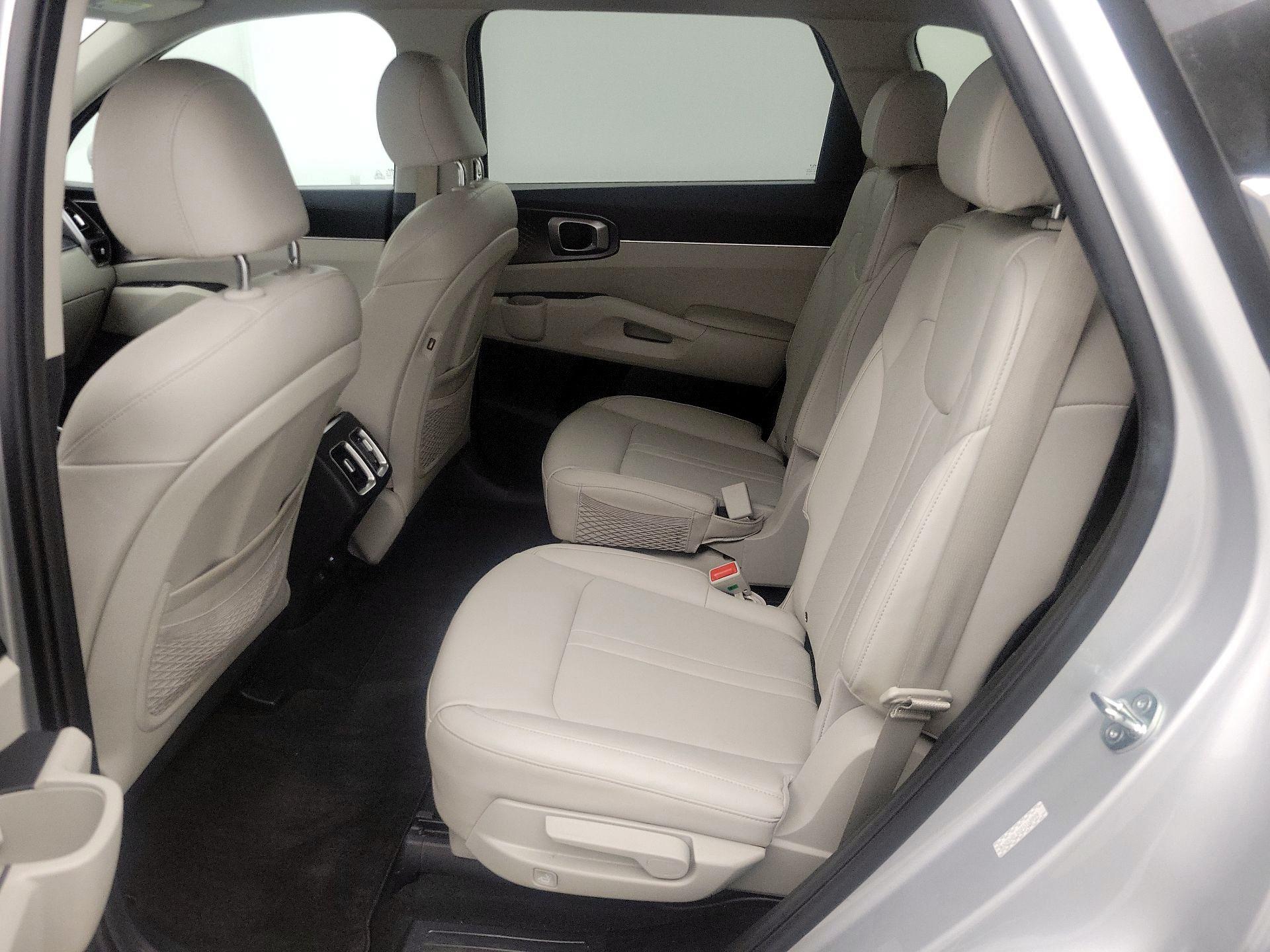 Thumbnail: 2023 Kia Sorento - 20