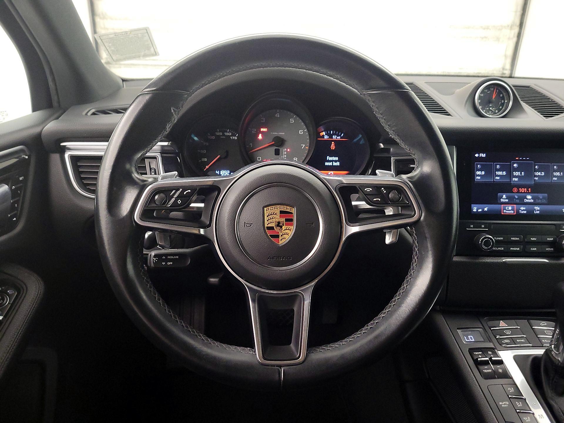 Thumbnail: 2018 Porsche Macan - 10