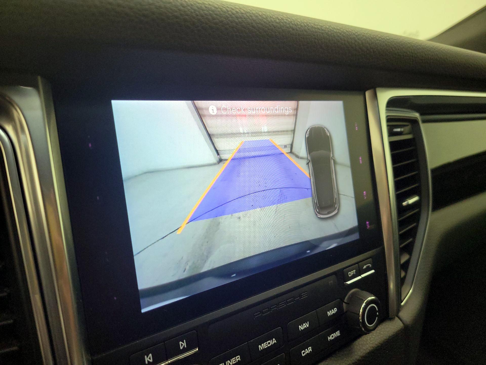 Thumbnail: 2018 Porsche Macan - 14