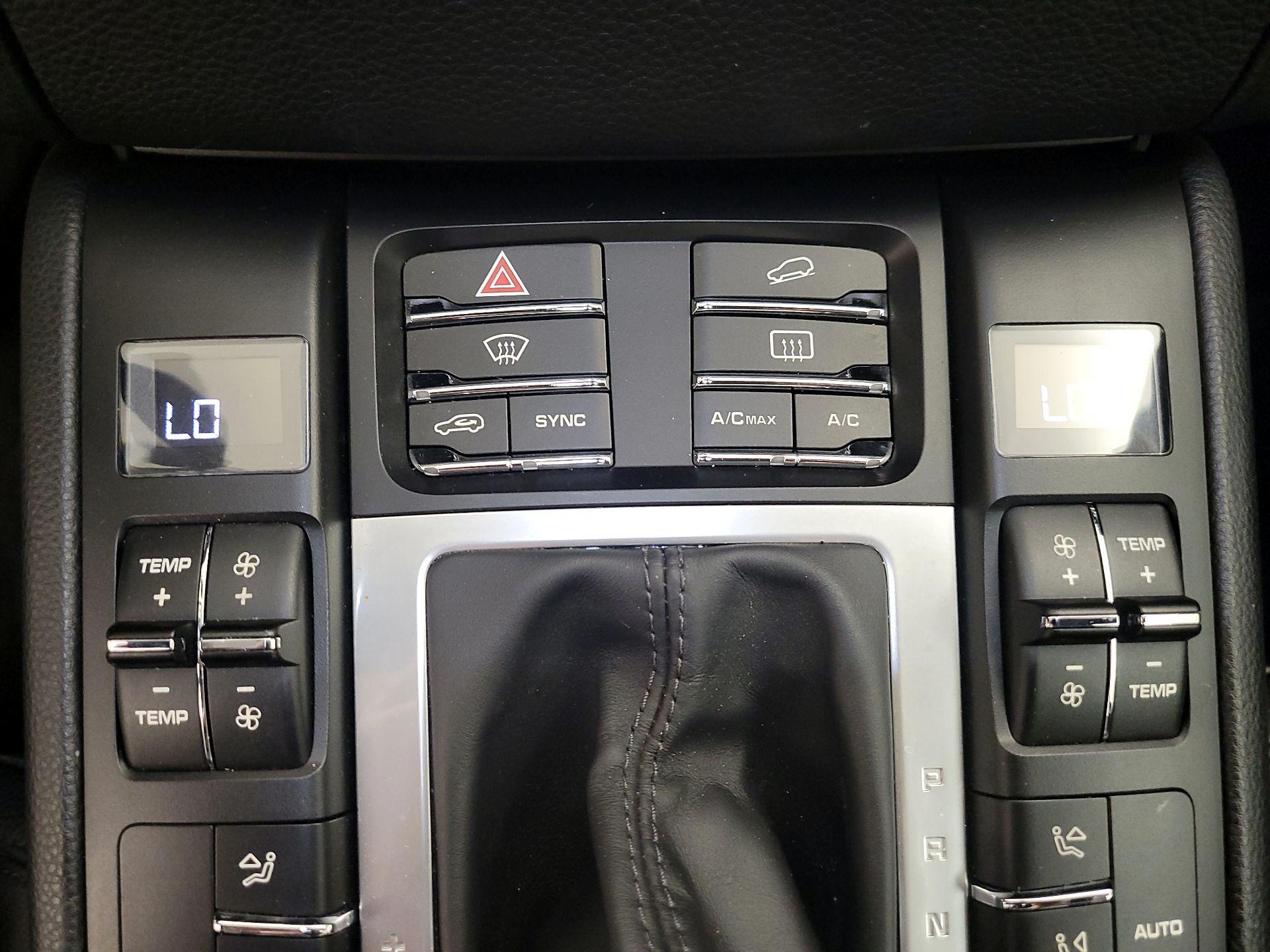 Thumbnail: 2018 Porsche Macan - 16