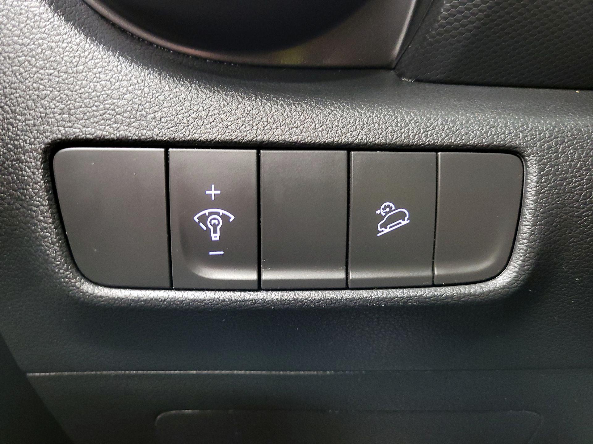 Thumbnail: 2022 Hyundai Kona - 13