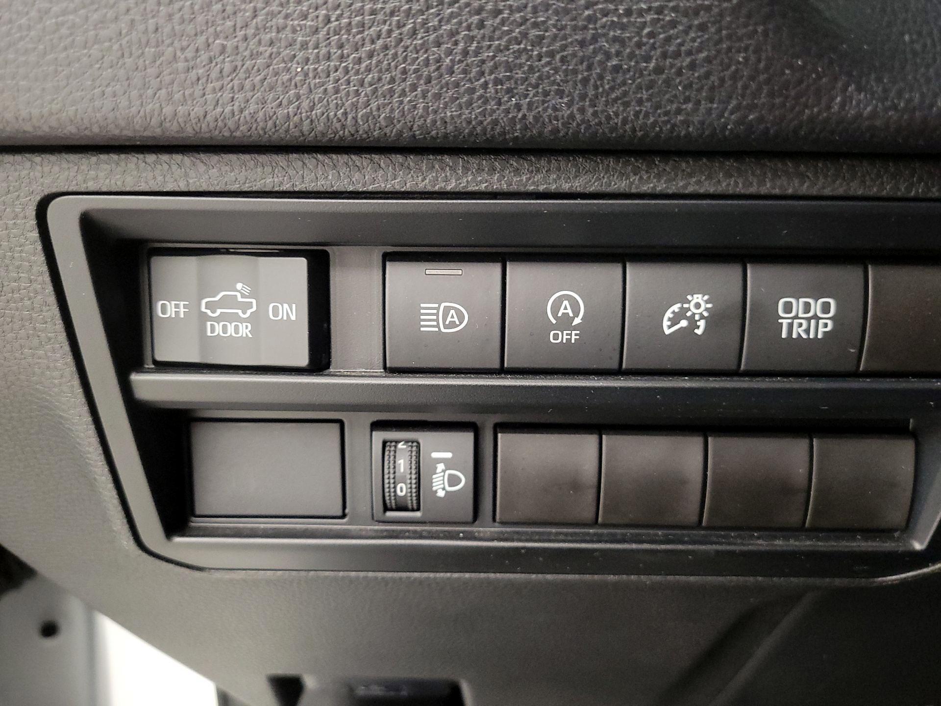 Thumbnail: 2023 Toyota Tundra - 13