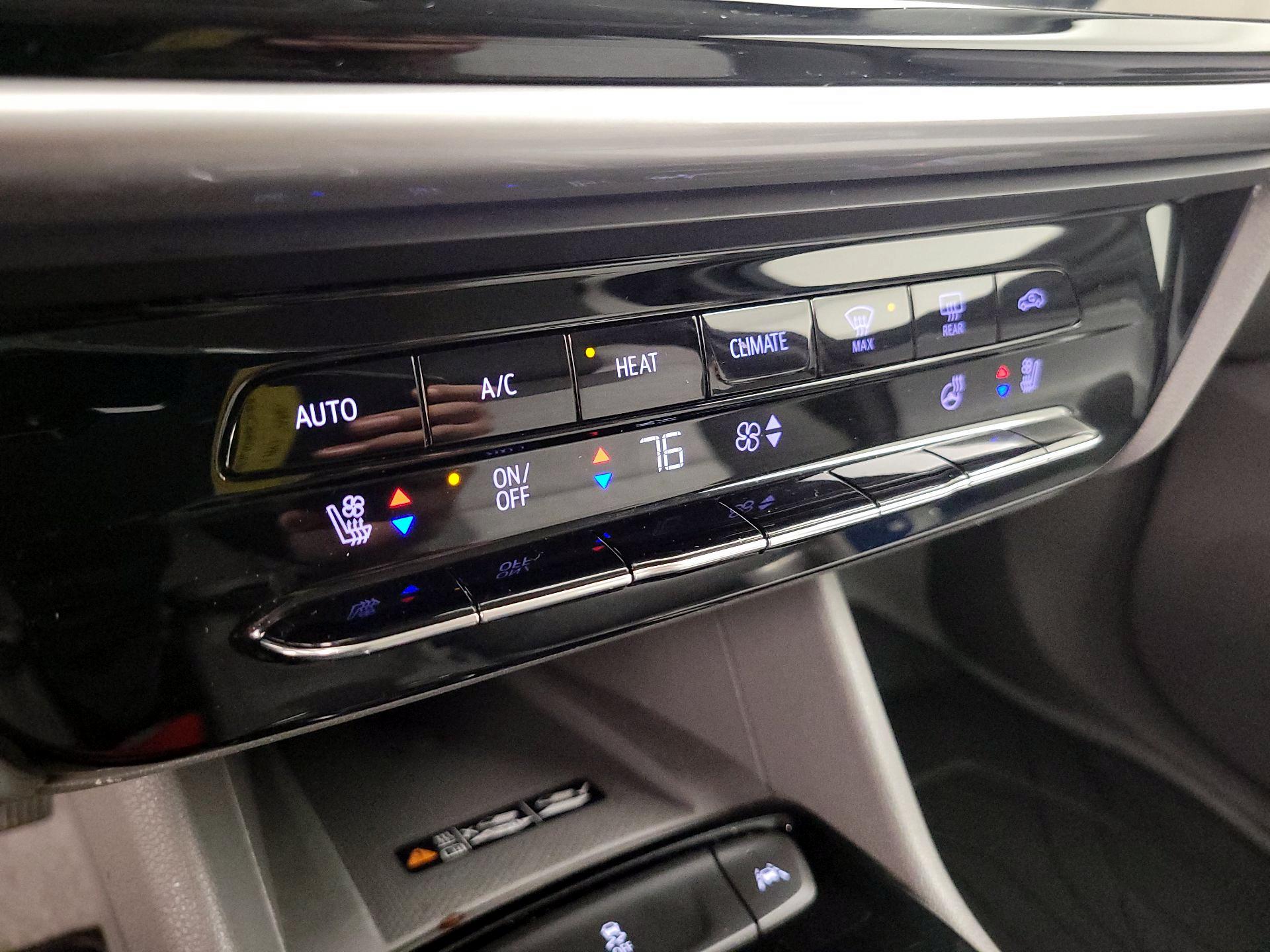 Thumbnail: 2022 Chevrolet Bolt EUV - 16