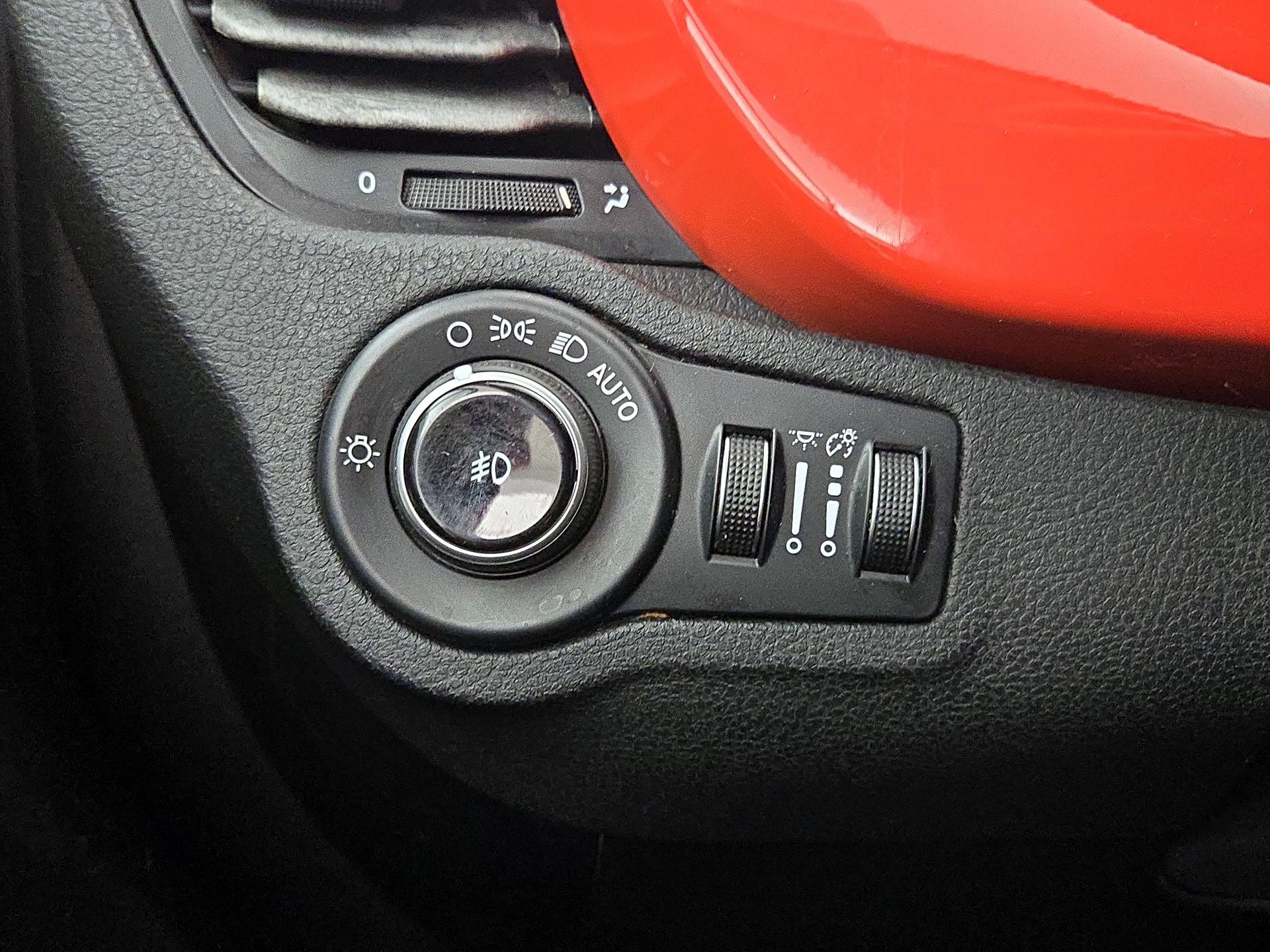 Thumbnail: 2016 Fiat 500X - 13