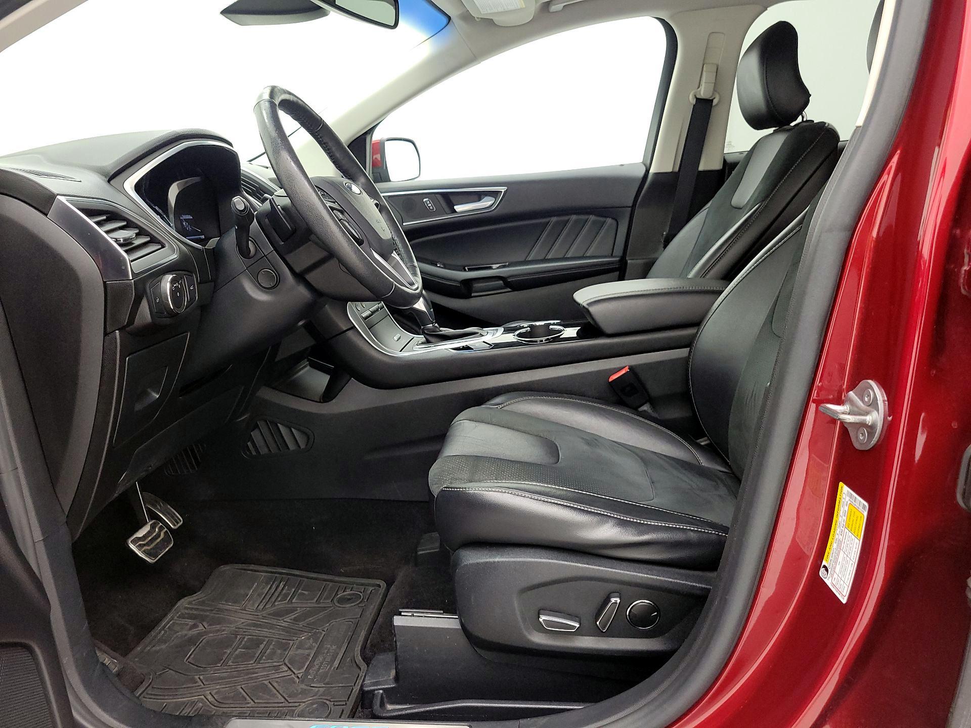 Thumbnail: 2016 Ford Edge - 11