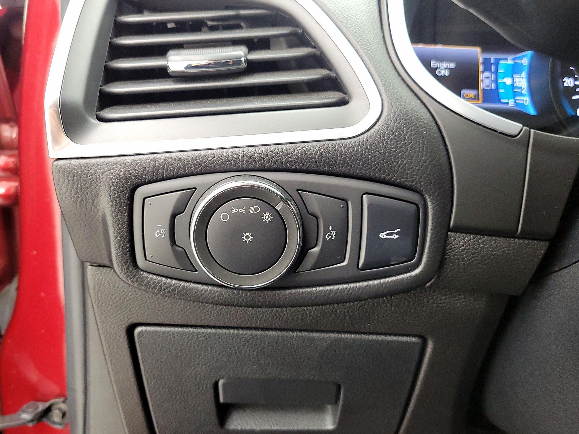 Thumbnail: 2016 Ford Edge - 13