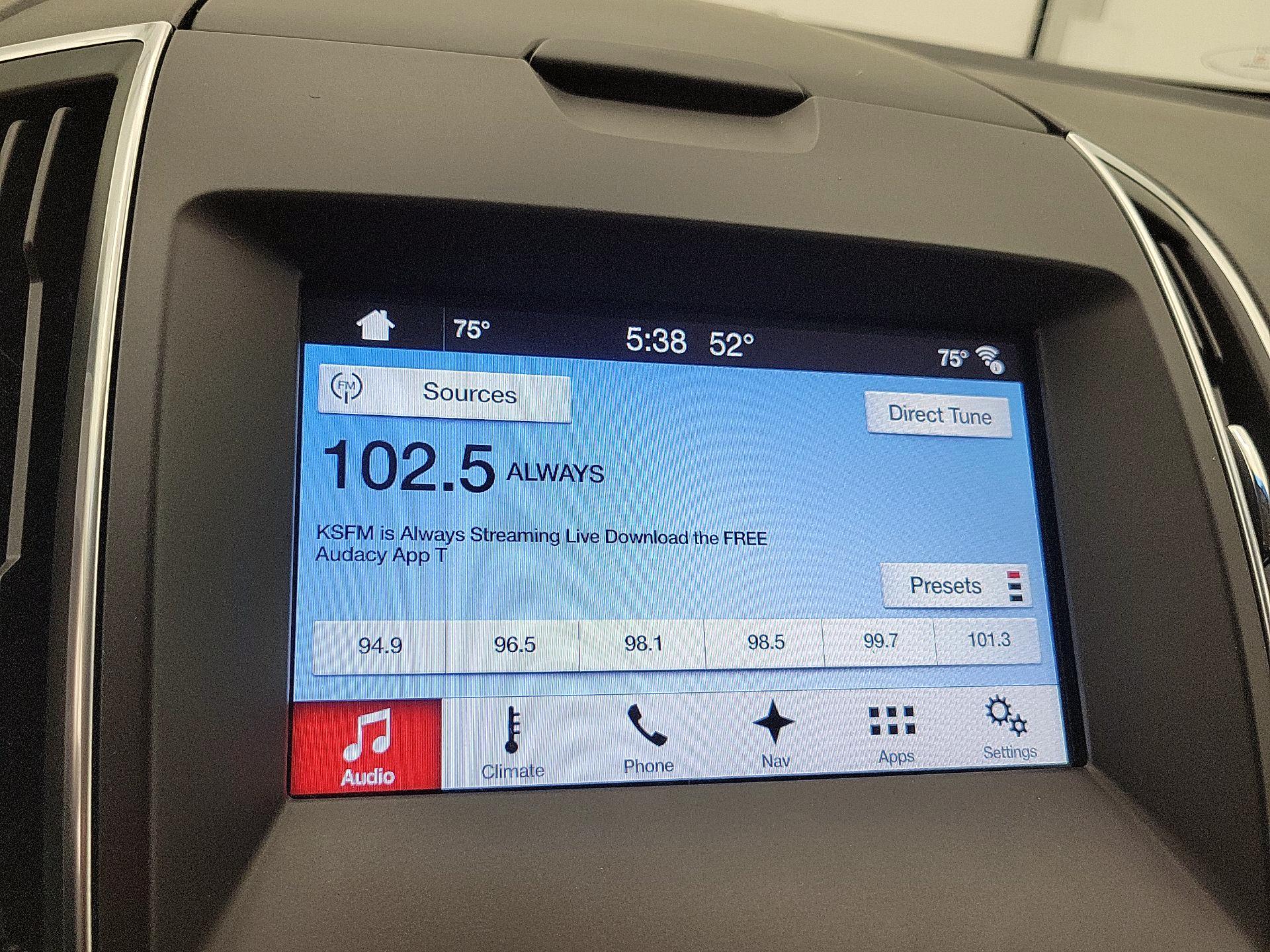 Thumbnail: 2016 Ford Edge - 16