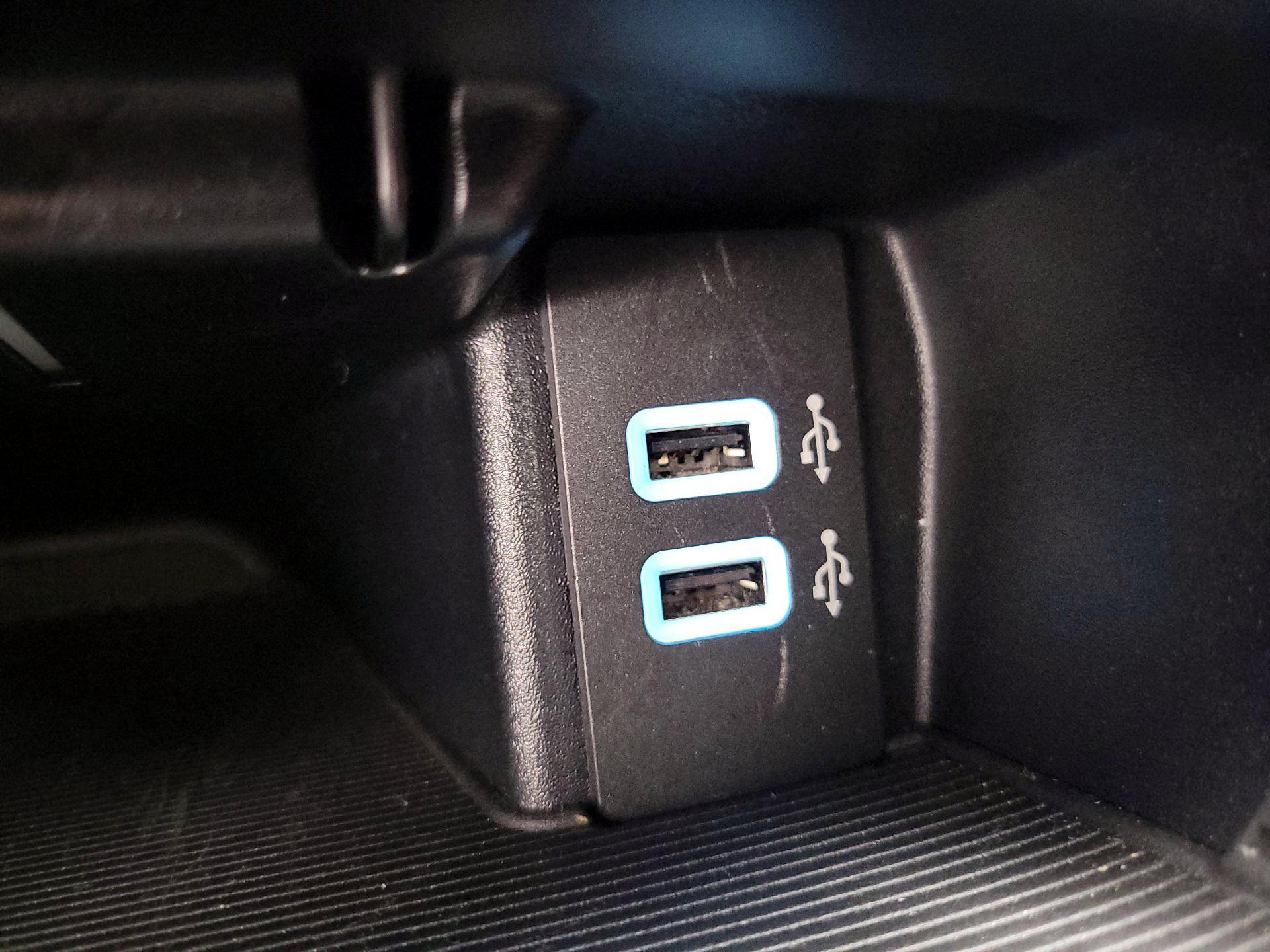 Thumbnail: 2016 Ford Edge - 19