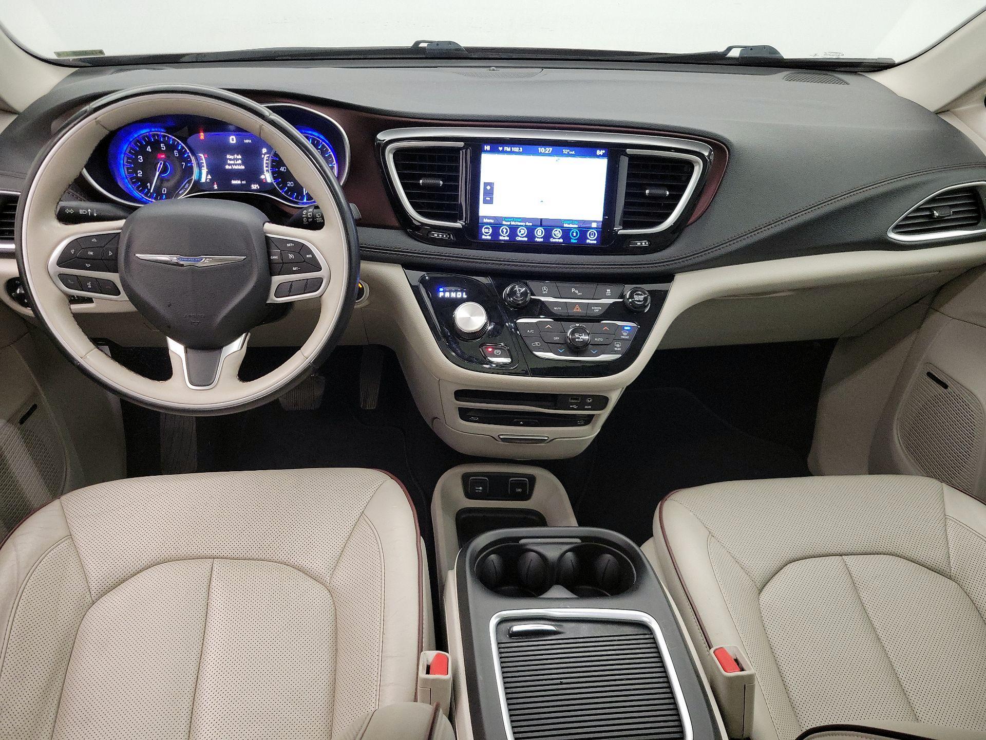 Thumbnail: 2018 Chrysler Pacifica - 9