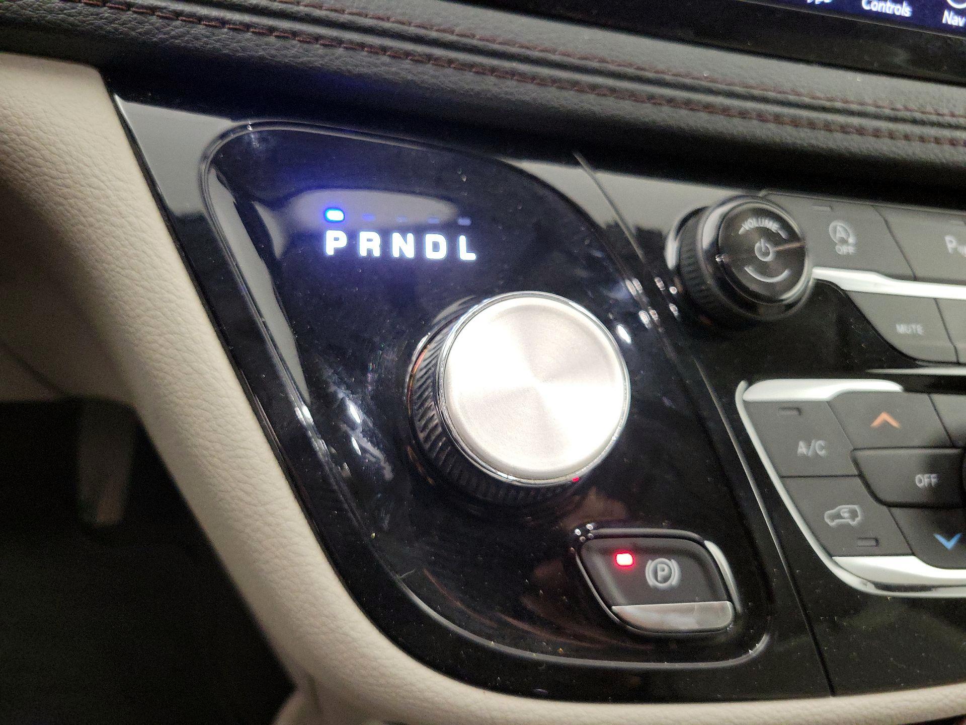 Thumbnail: 2018 Chrysler Pacifica - 18