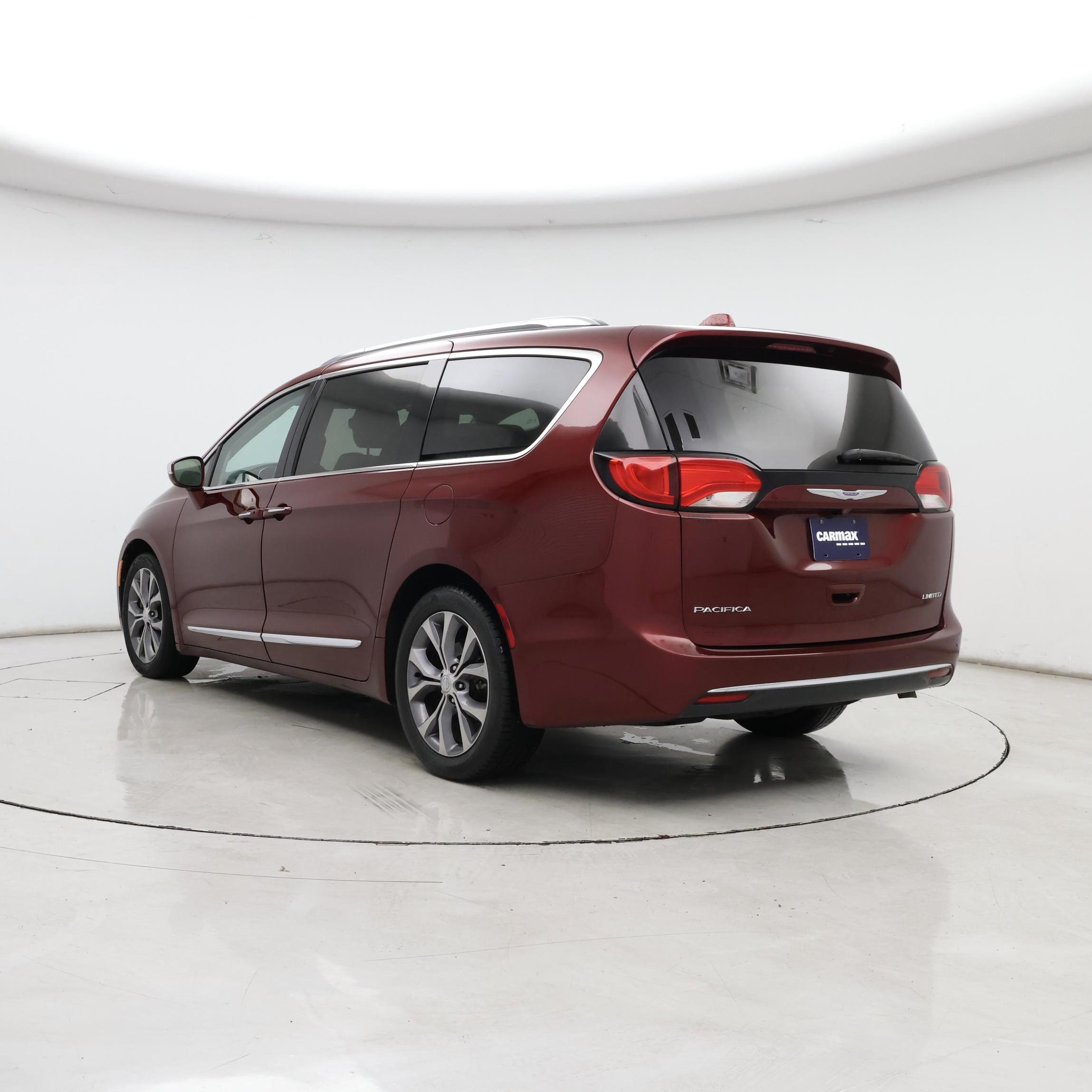 Thumbnail: 2018 Chrysler Pacifica - 2