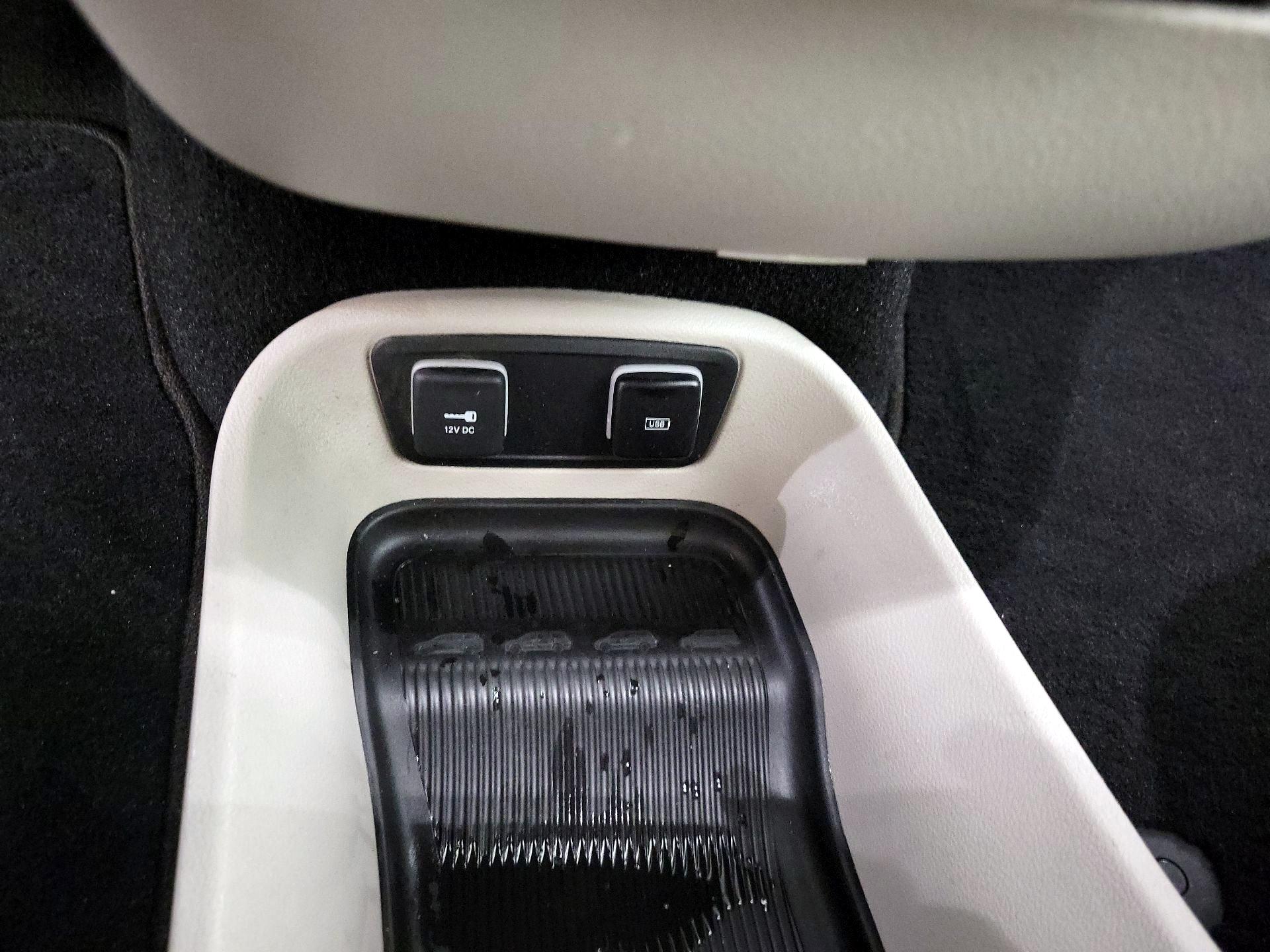 Thumbnail: 2018 Chrysler Pacifica - 19