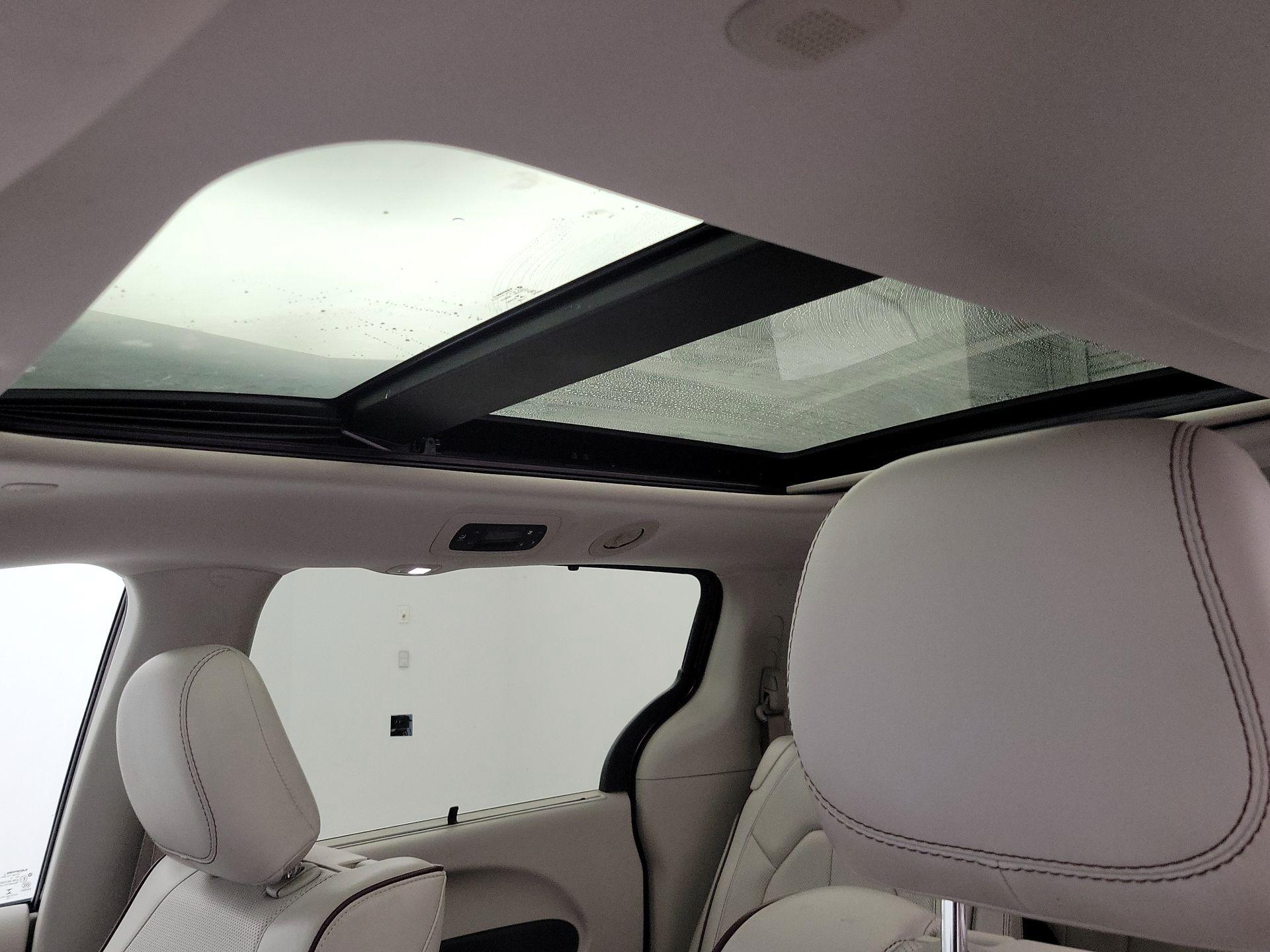 Thumbnail: 2018 Chrysler Pacifica - 20