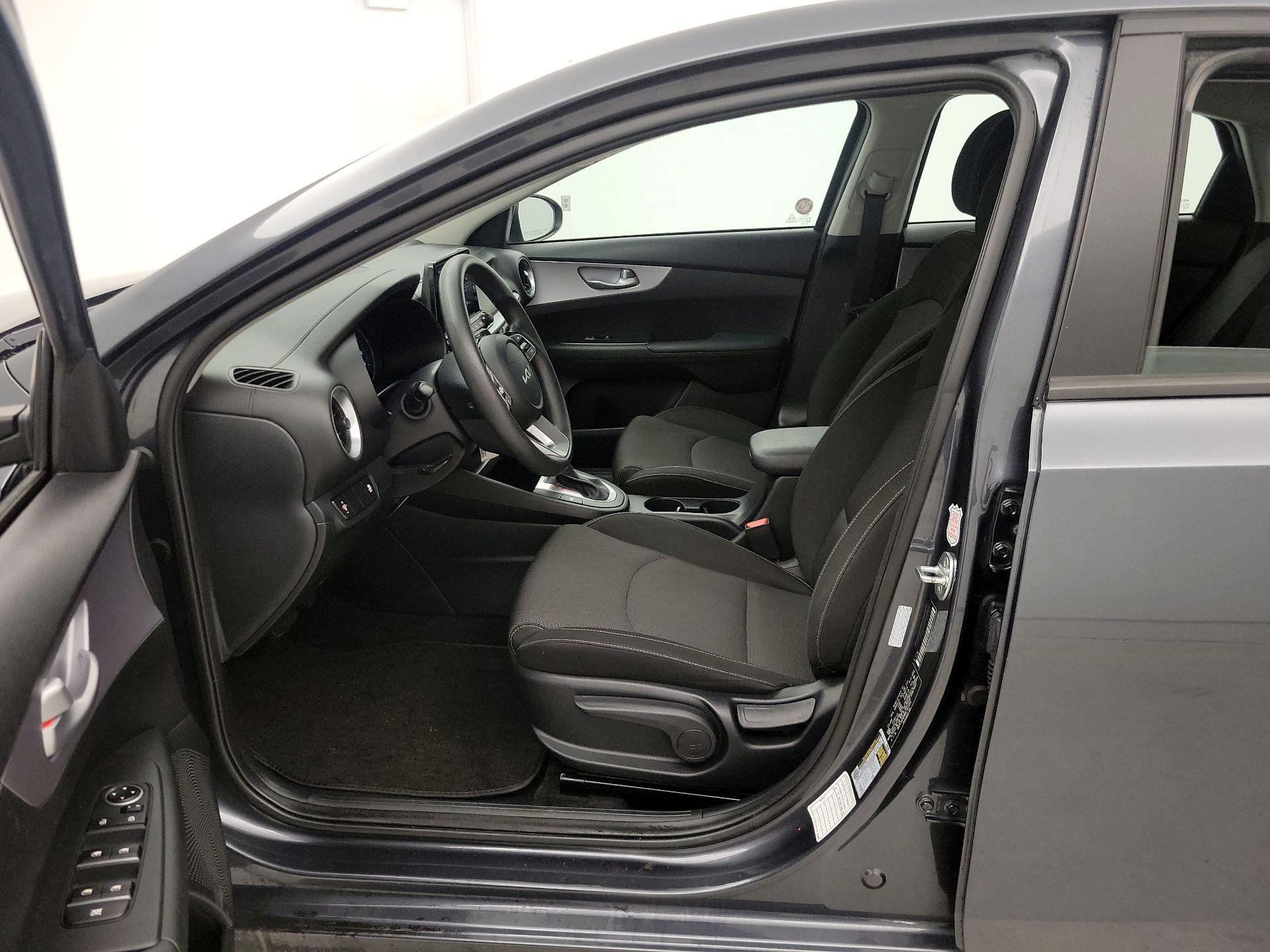 Thumbnail: 2024 Kia Forte - 11