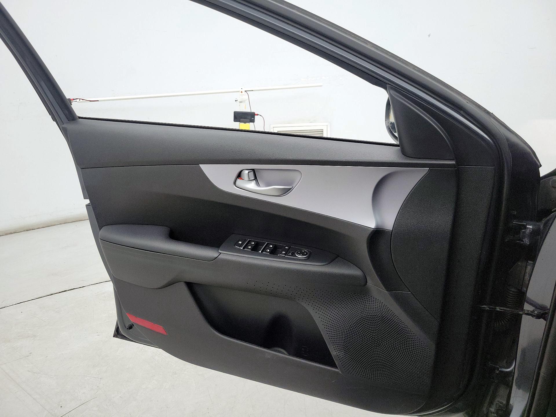 Thumbnail: 2024 Kia Forte - 12