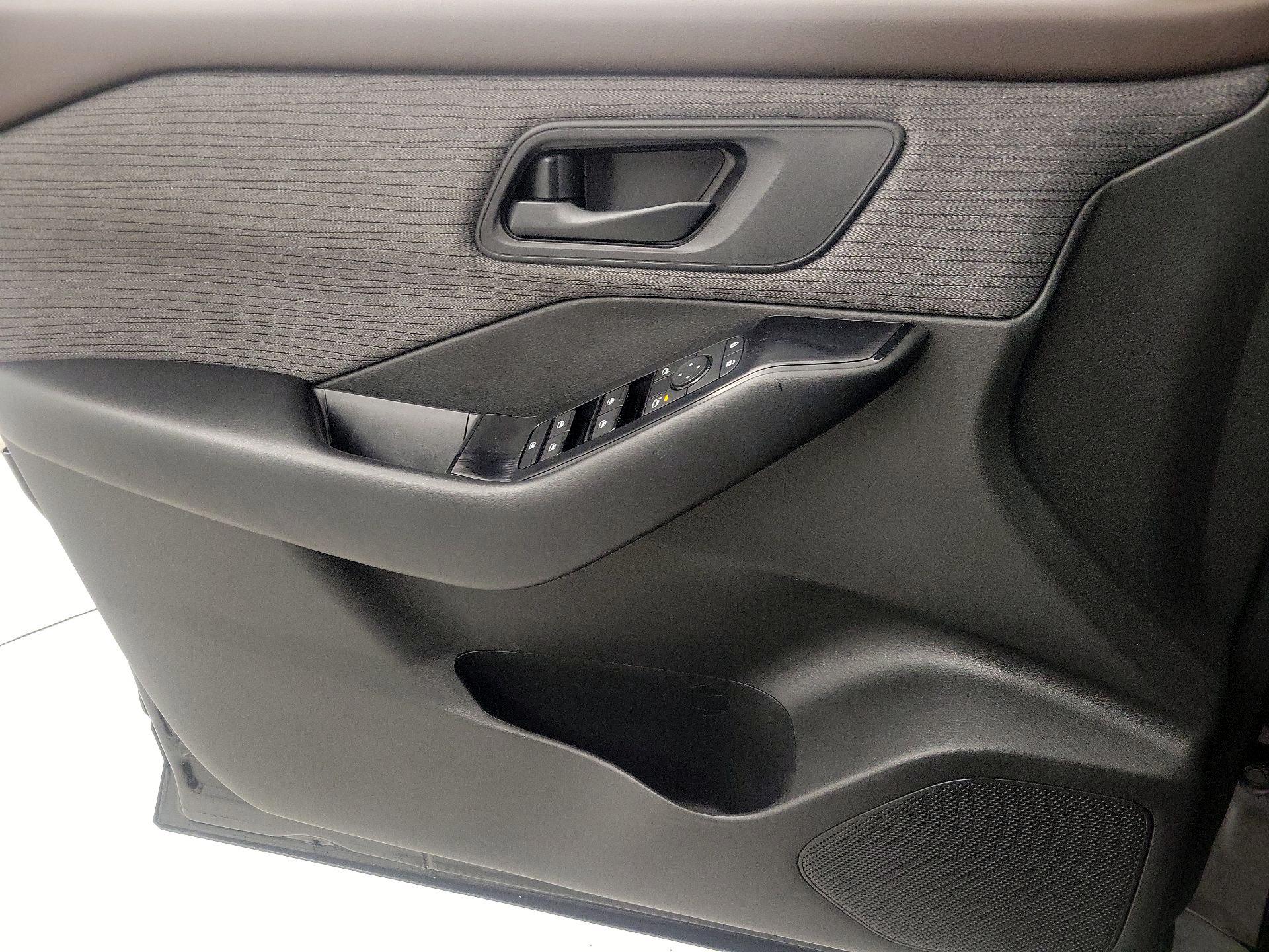 Thumbnail: 2023 Nissan Rogue - 12