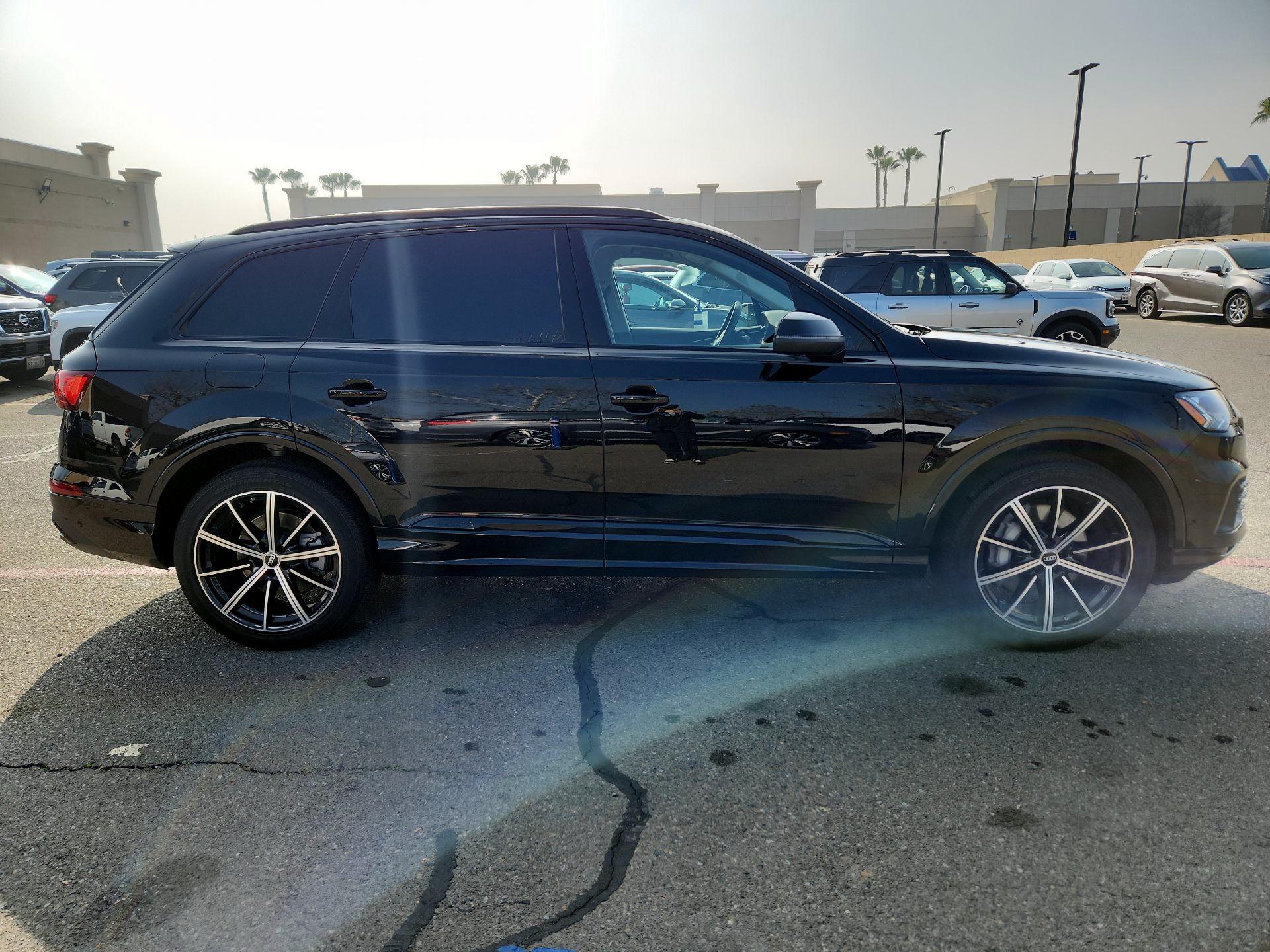 Thumbnail: 2022 Audi Q7 - 4