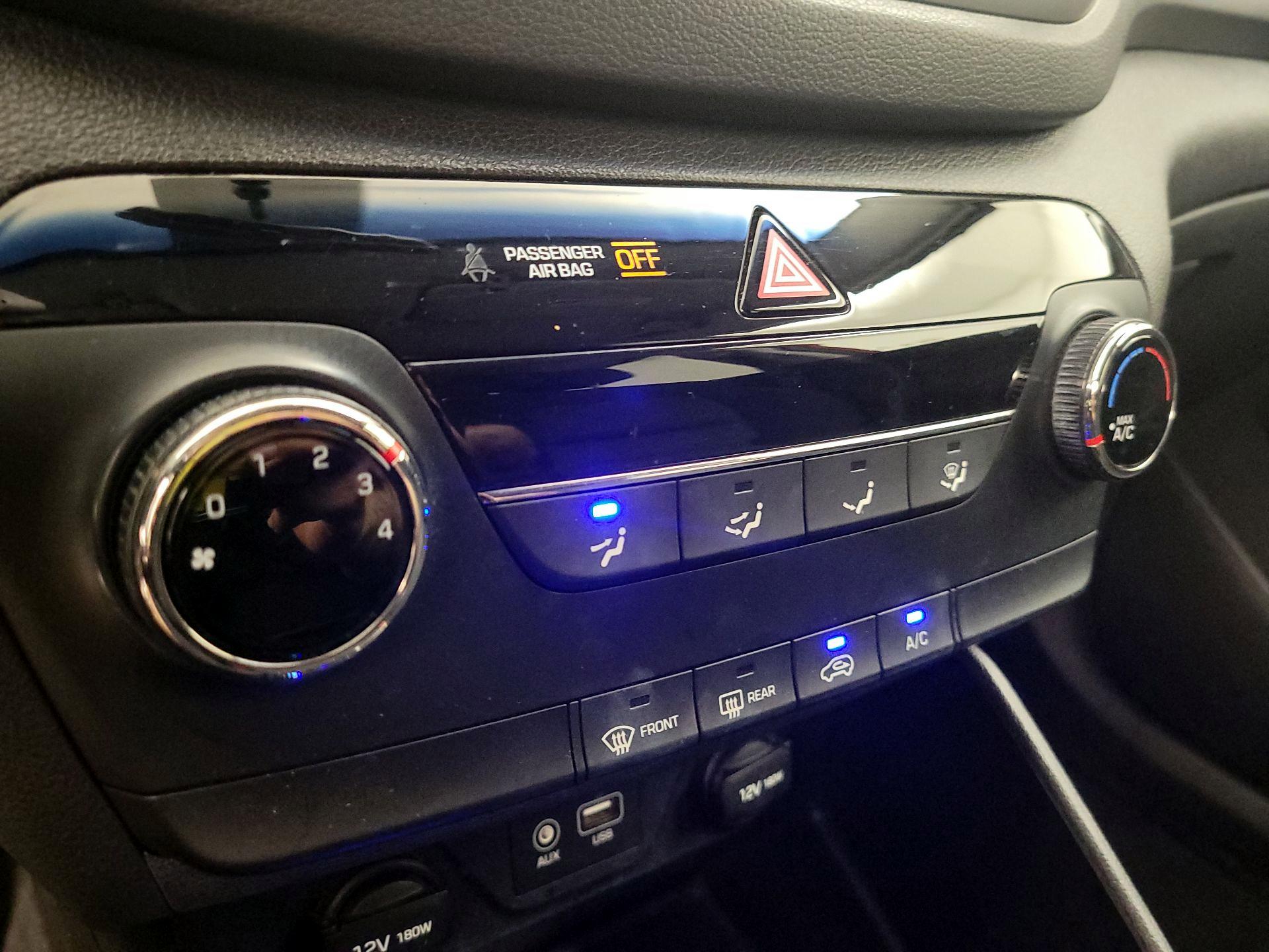 Thumbnail: 2016 Hyundai Tucson - 16