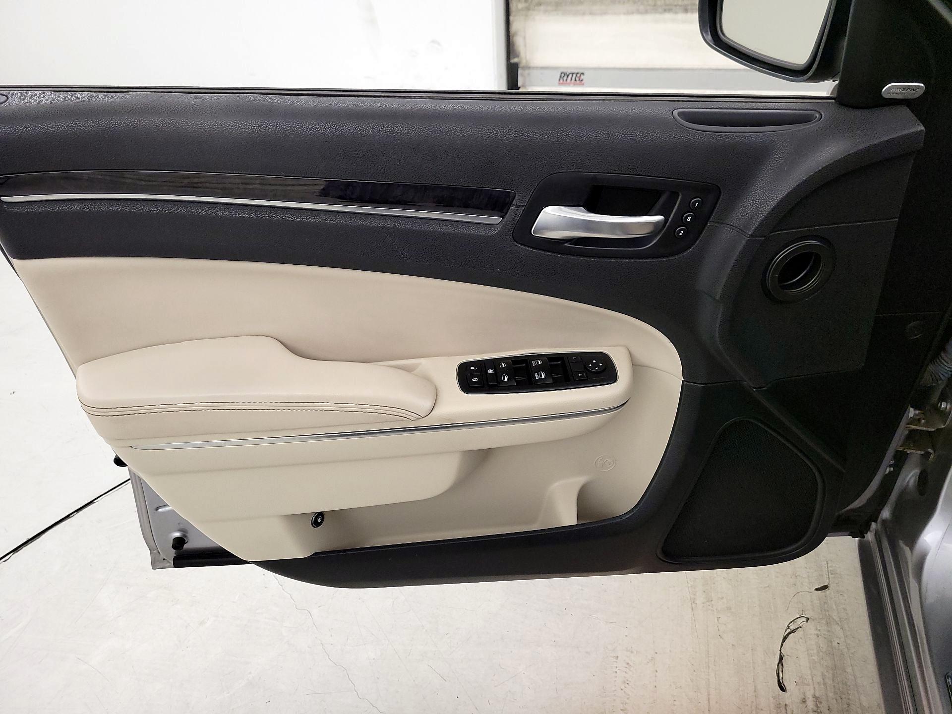 Thumbnail: 2018 Chrysler 300 - 12