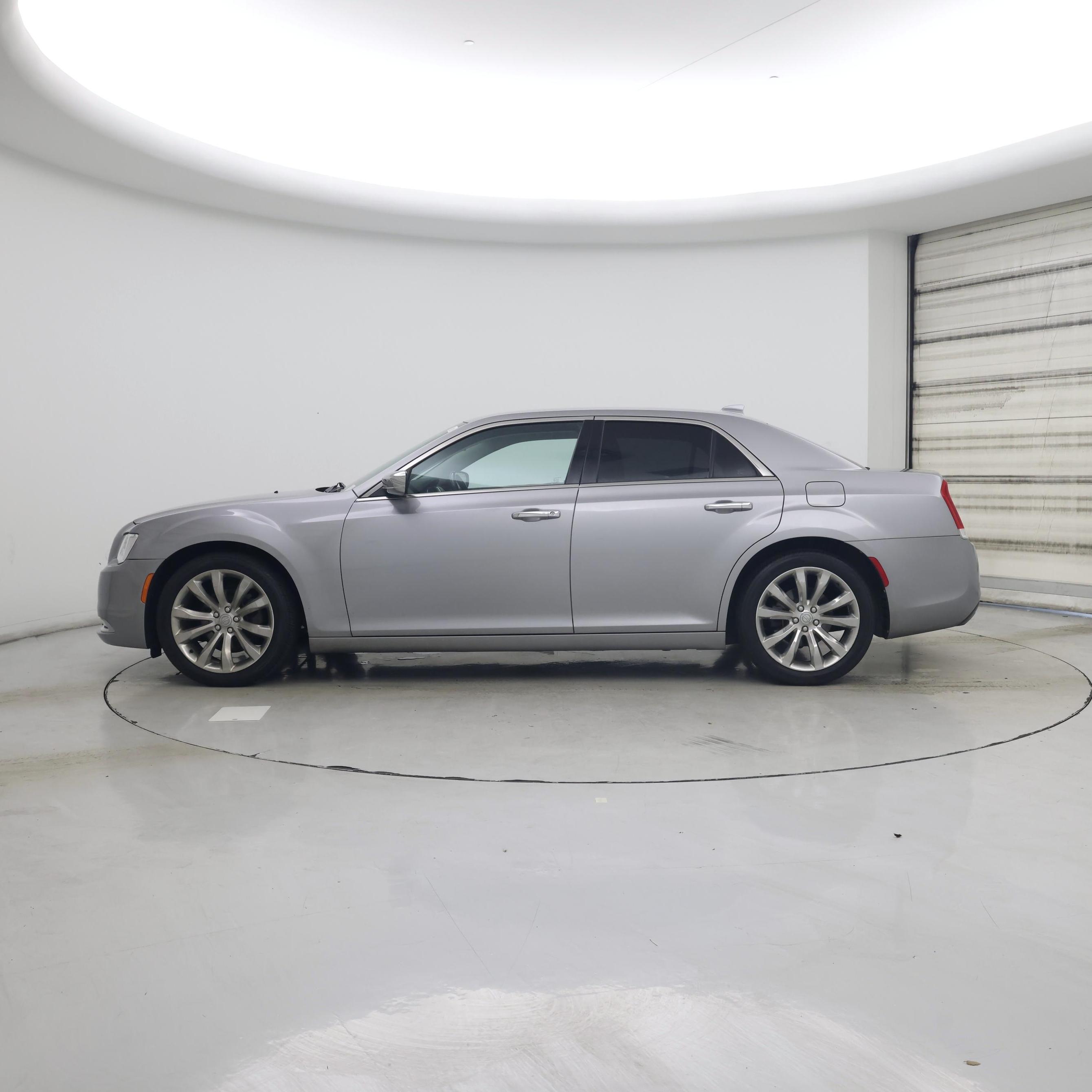 Thumbnail: 2018 Chrysler 300 - 3