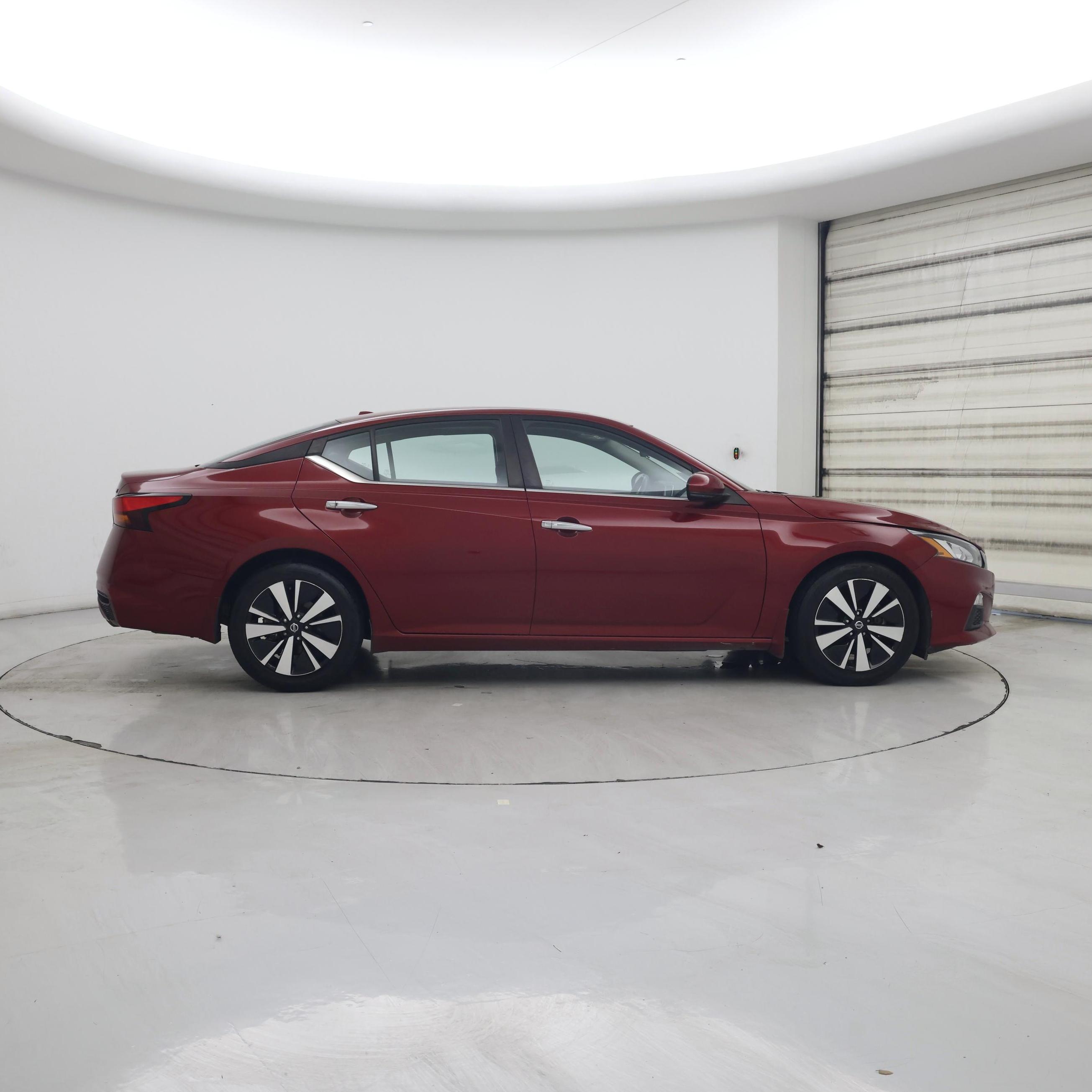 Thumbnail: 2022 Nissan Altima - 7