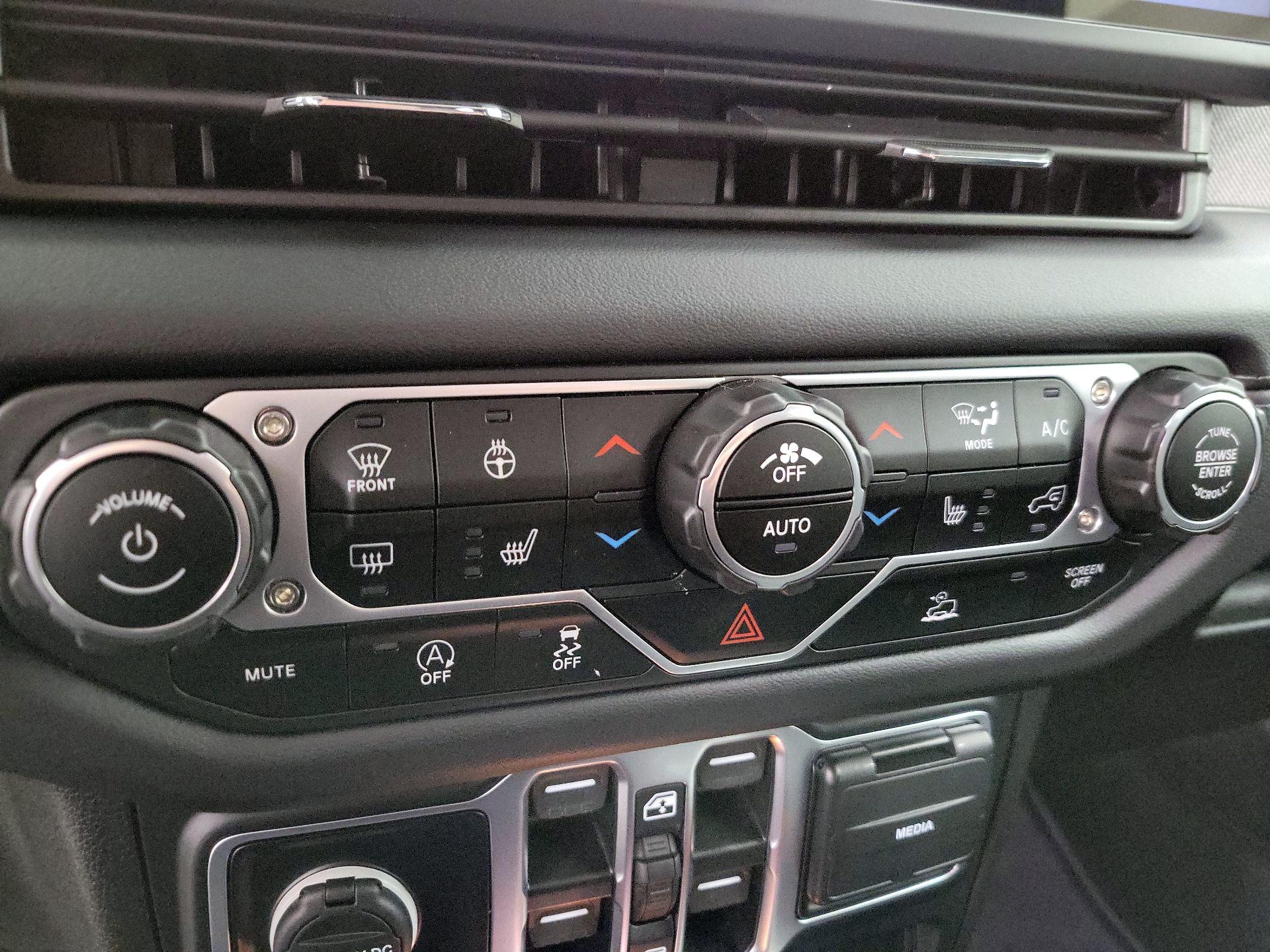 Thumbnail: 2025 Jeep Wrangler - 16