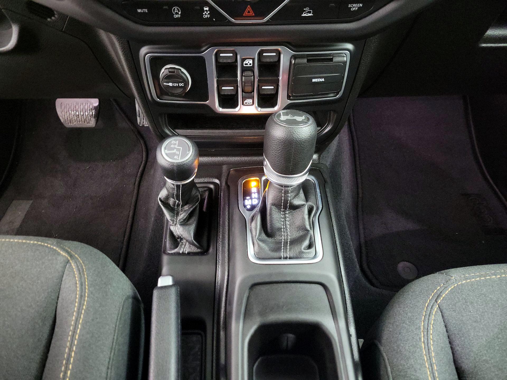 Thumbnail: 2025 Jeep Wrangler - 17