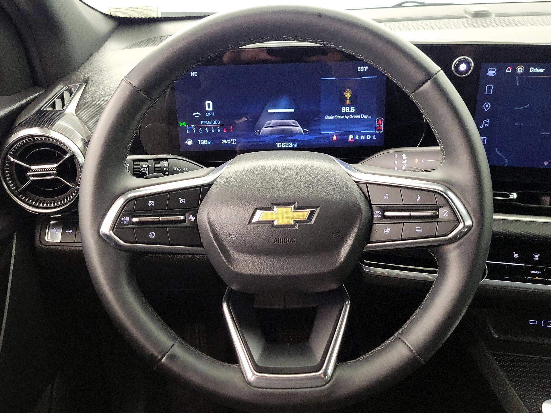 Thumbnail: 2025 Chevrolet Equinox - 10