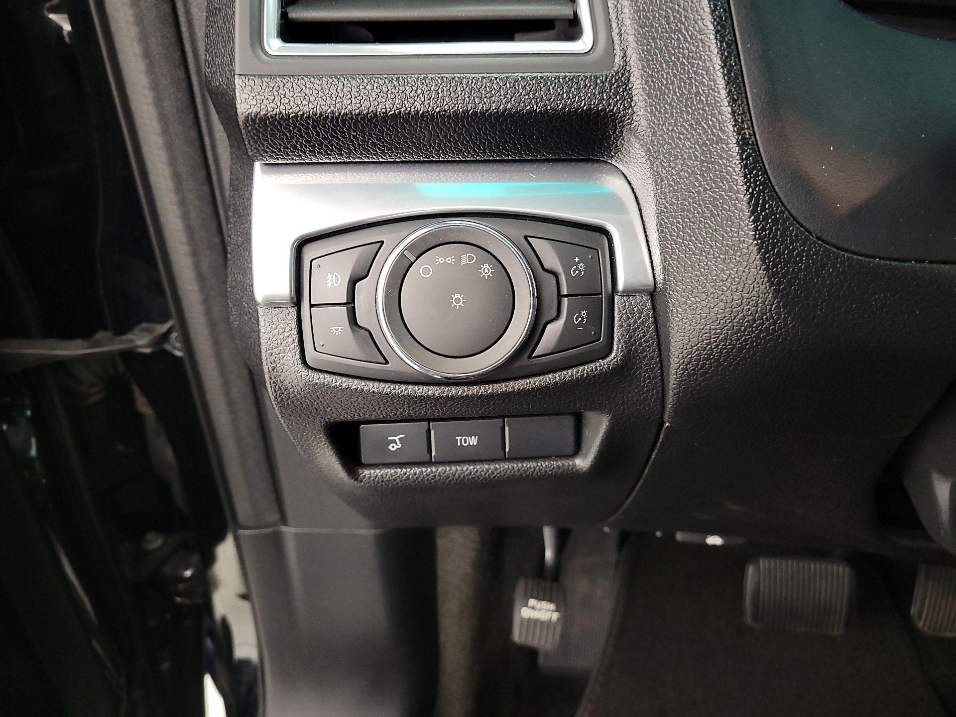 Thumbnail: 2017 Ford Explorer - 13