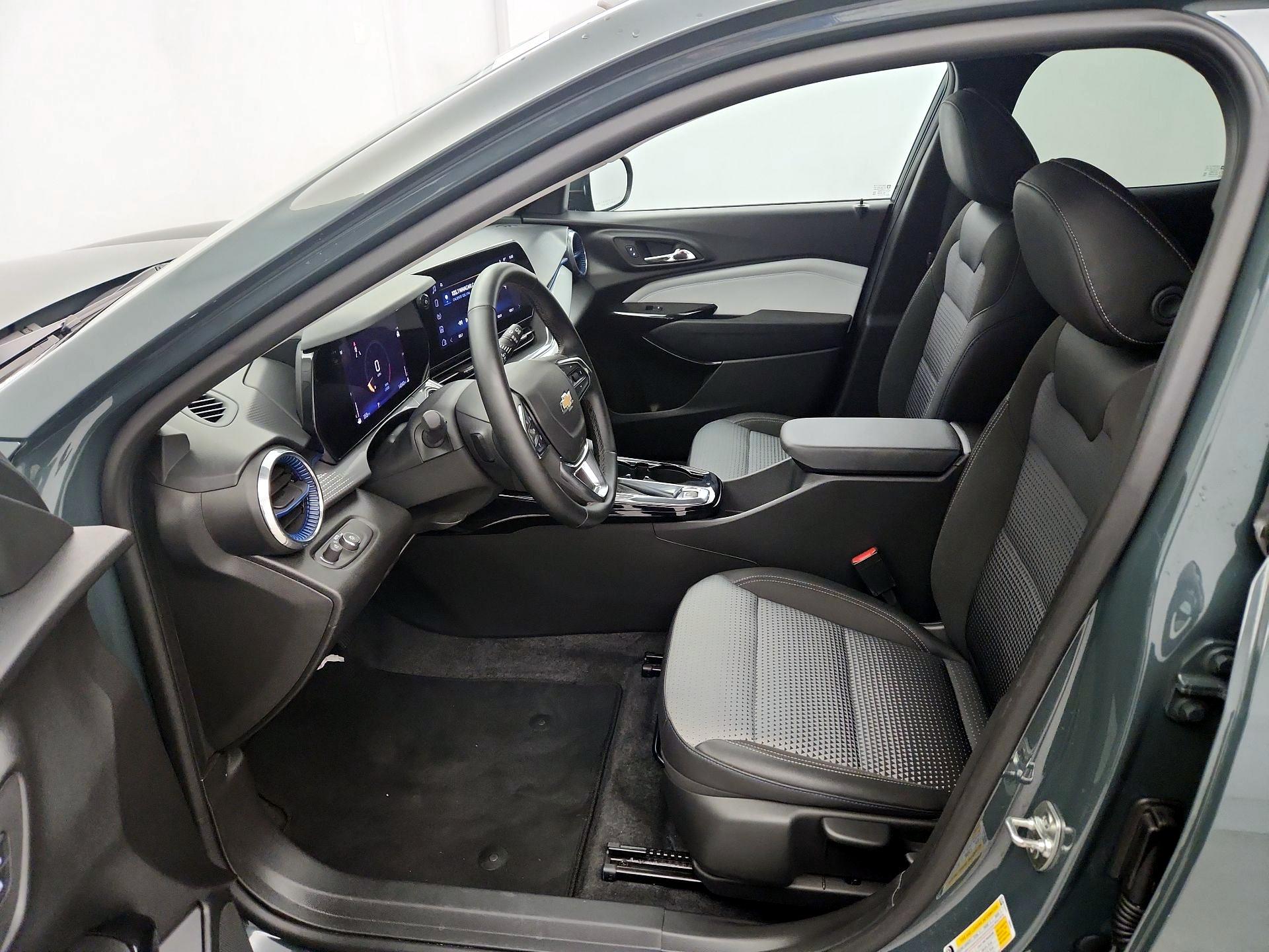 Thumbnail: 2025 Chevrolet Trax - 11