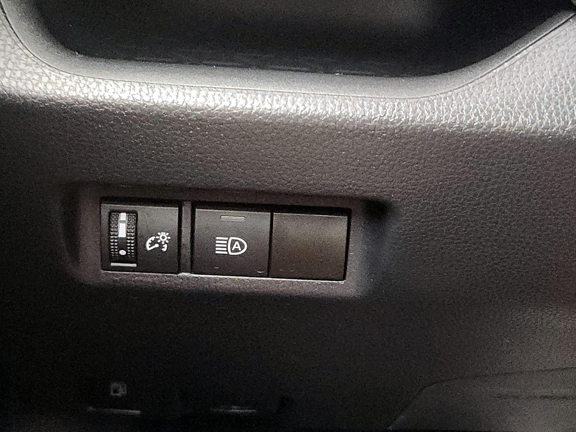 Thumbnail: 2025 Toyota RAV4 - 13