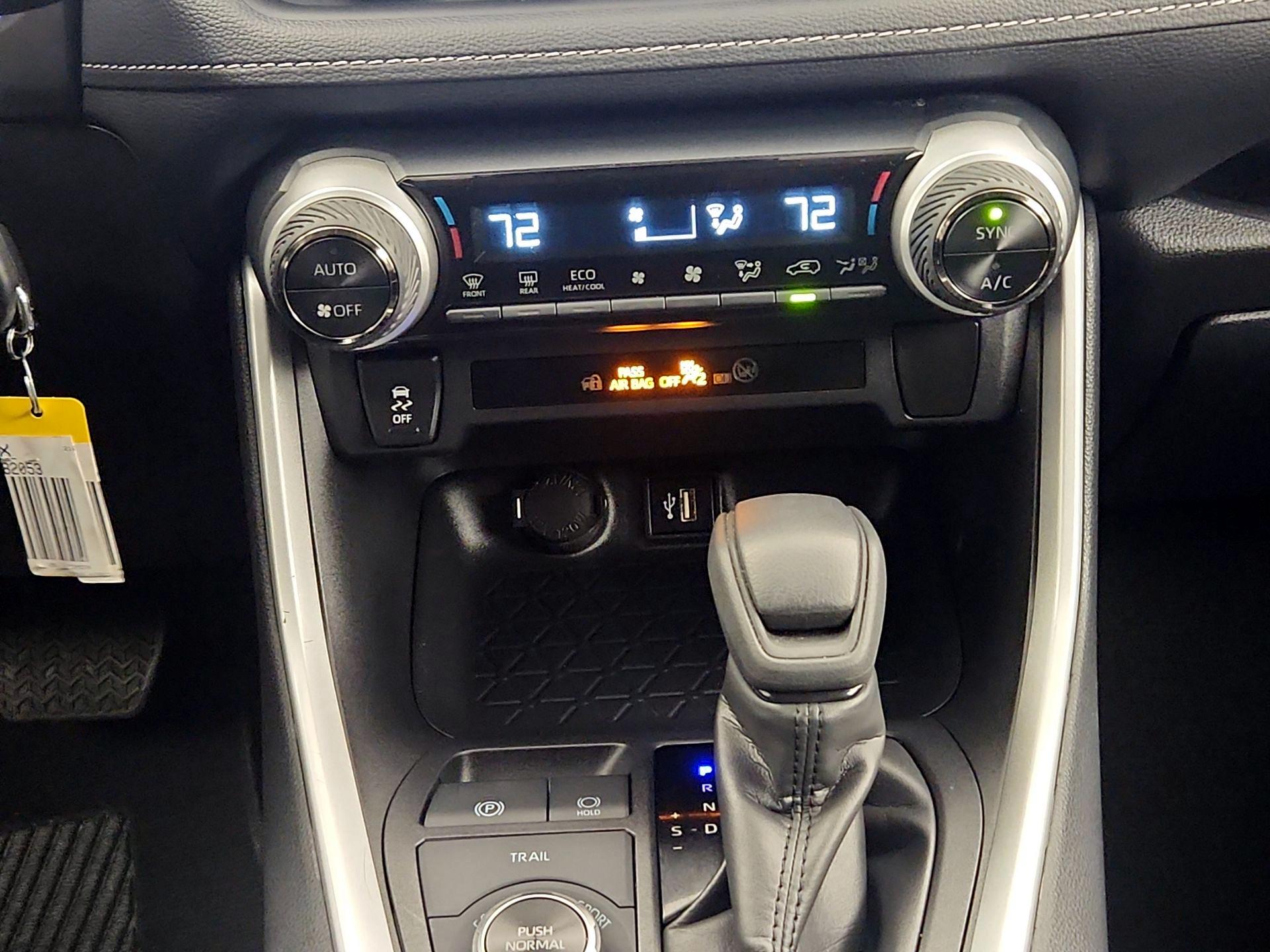 Thumbnail: 2025 Toyota RAV4 - 16