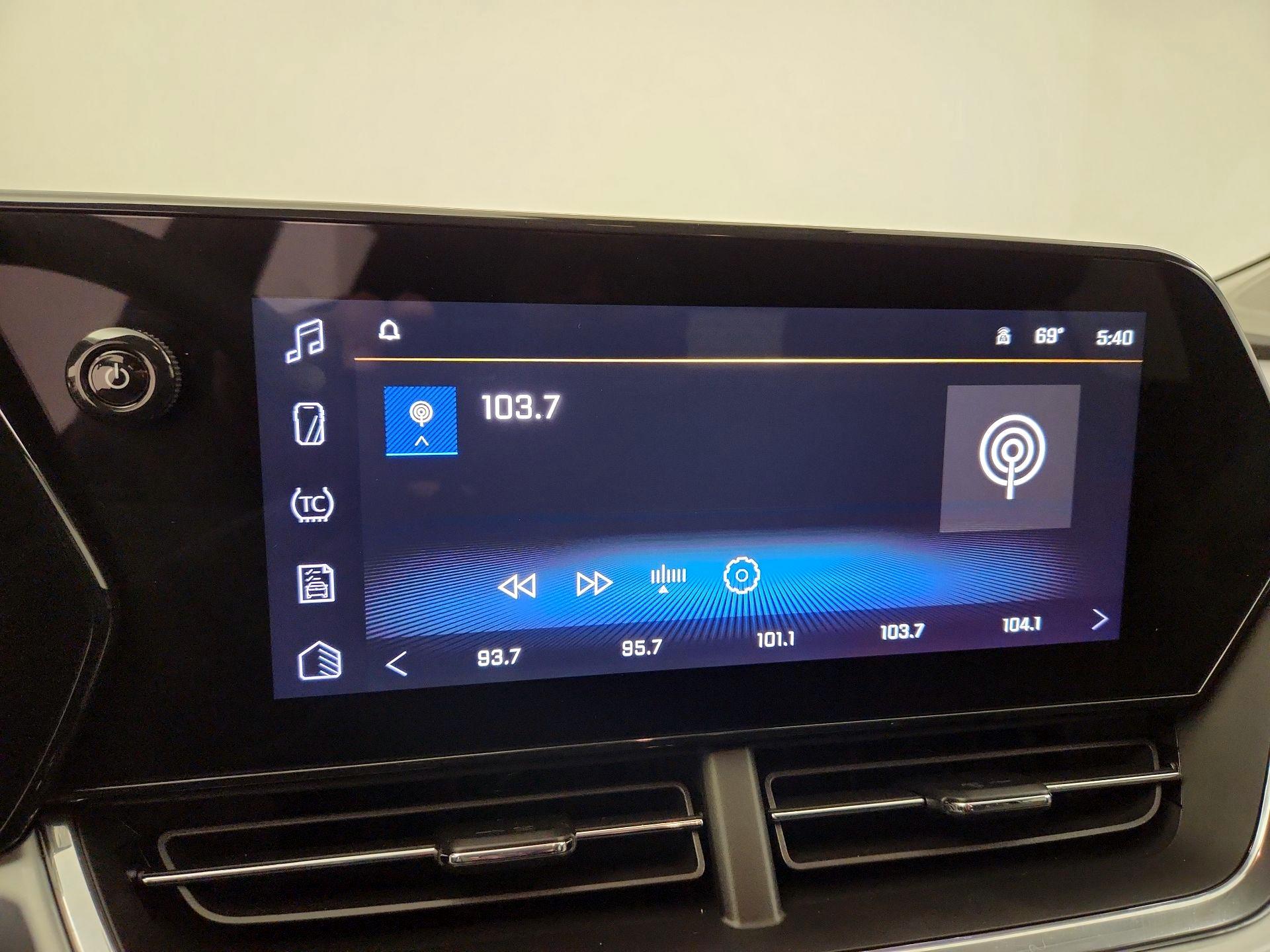 Thumbnail: 2025 Chevrolet Trax - 15