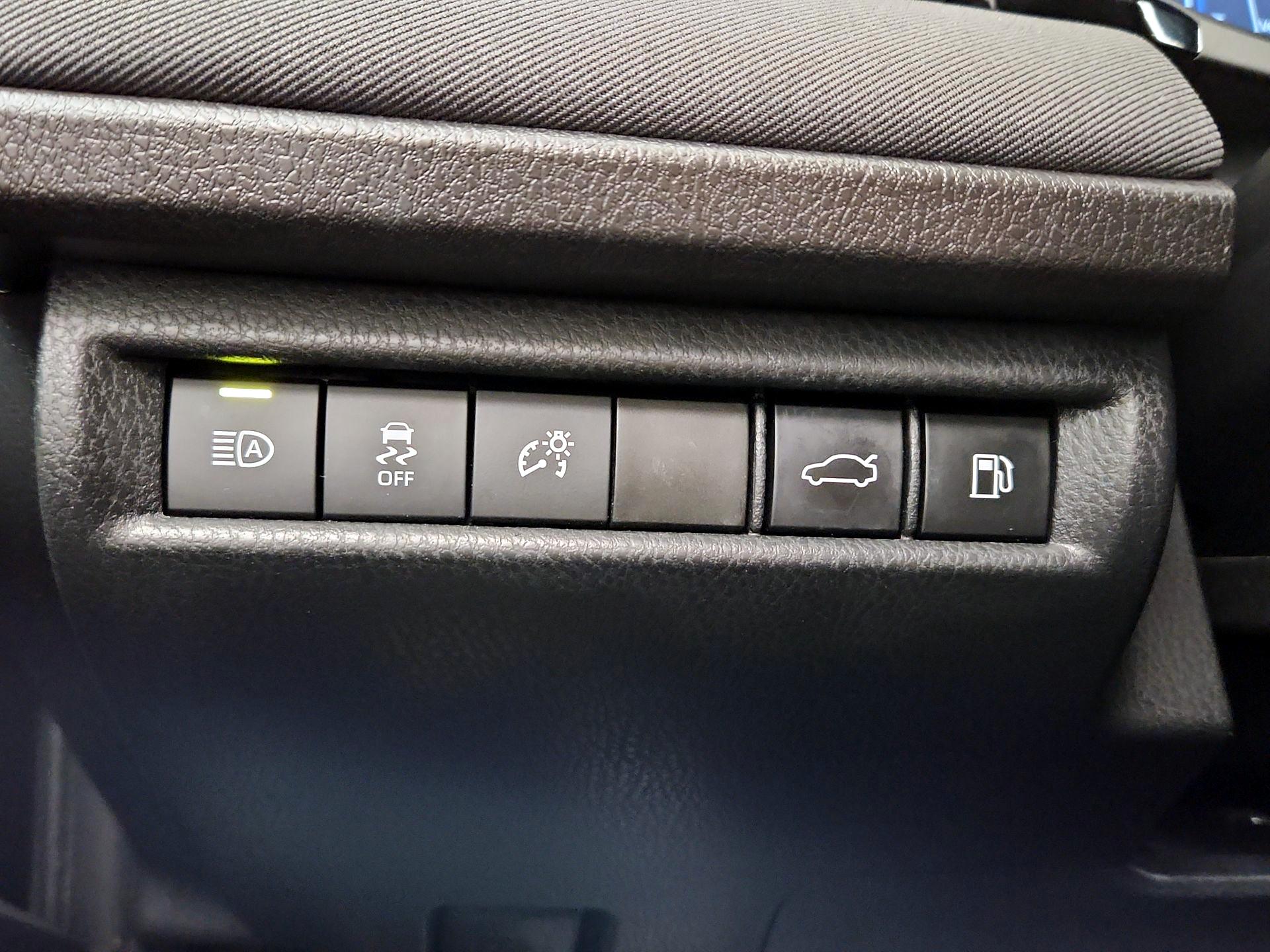 Thumbnail: 2025 Toyota Camry - 13