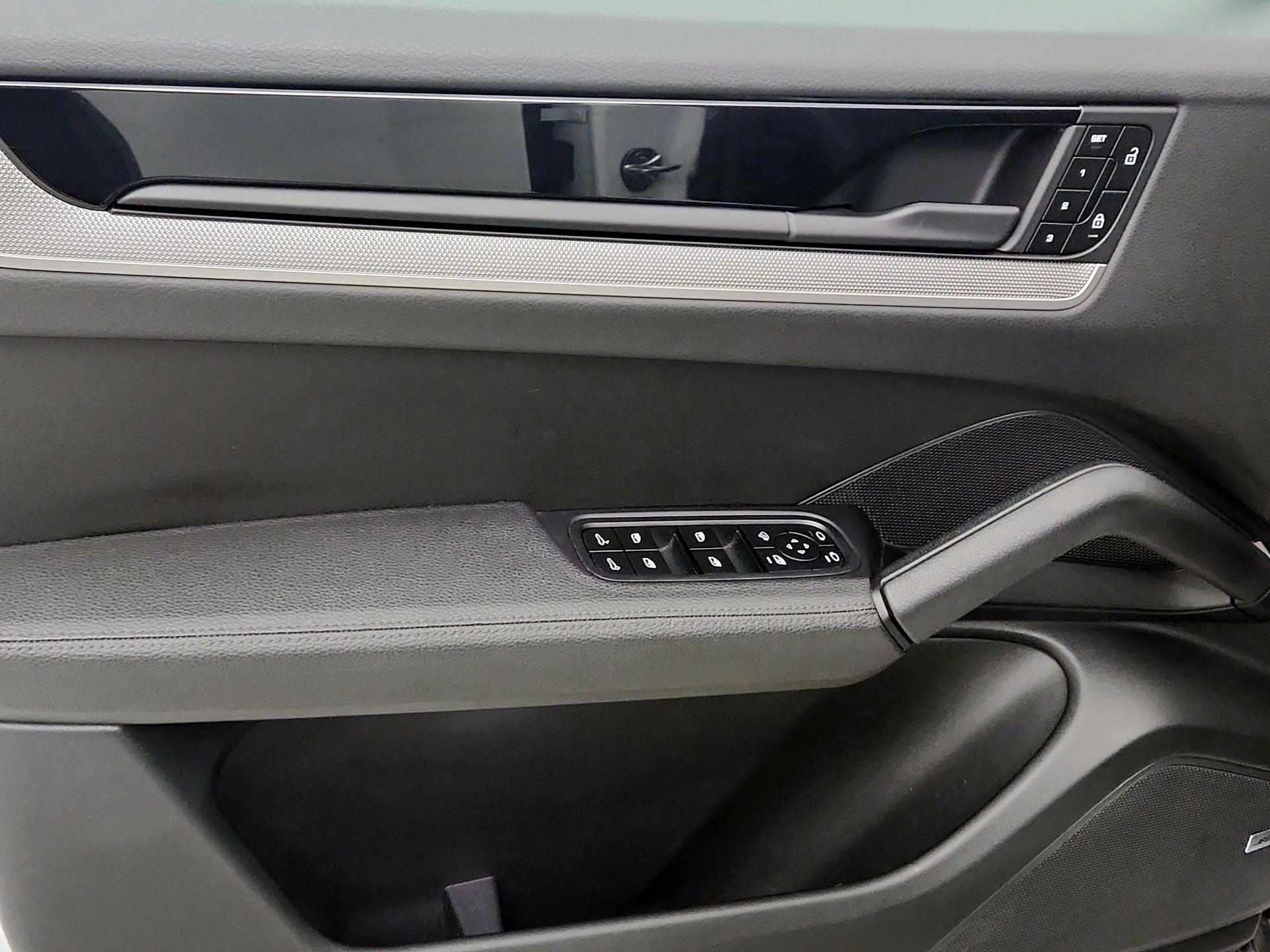 Thumbnail: 2024 Porsche Cayenne - 12