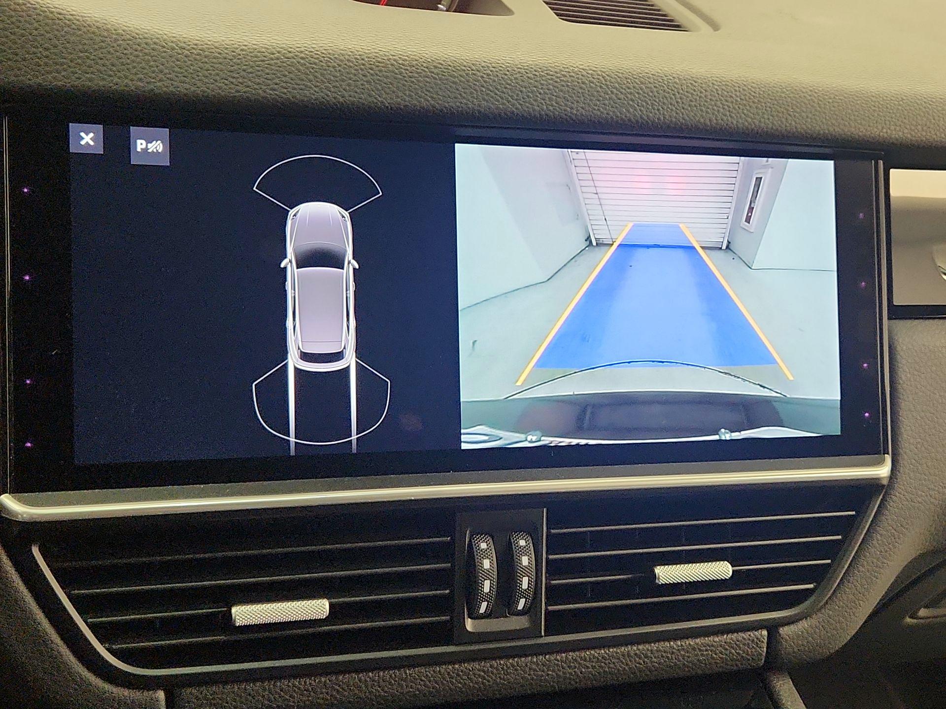 Thumbnail: 2020 Porsche Cayenne - 15