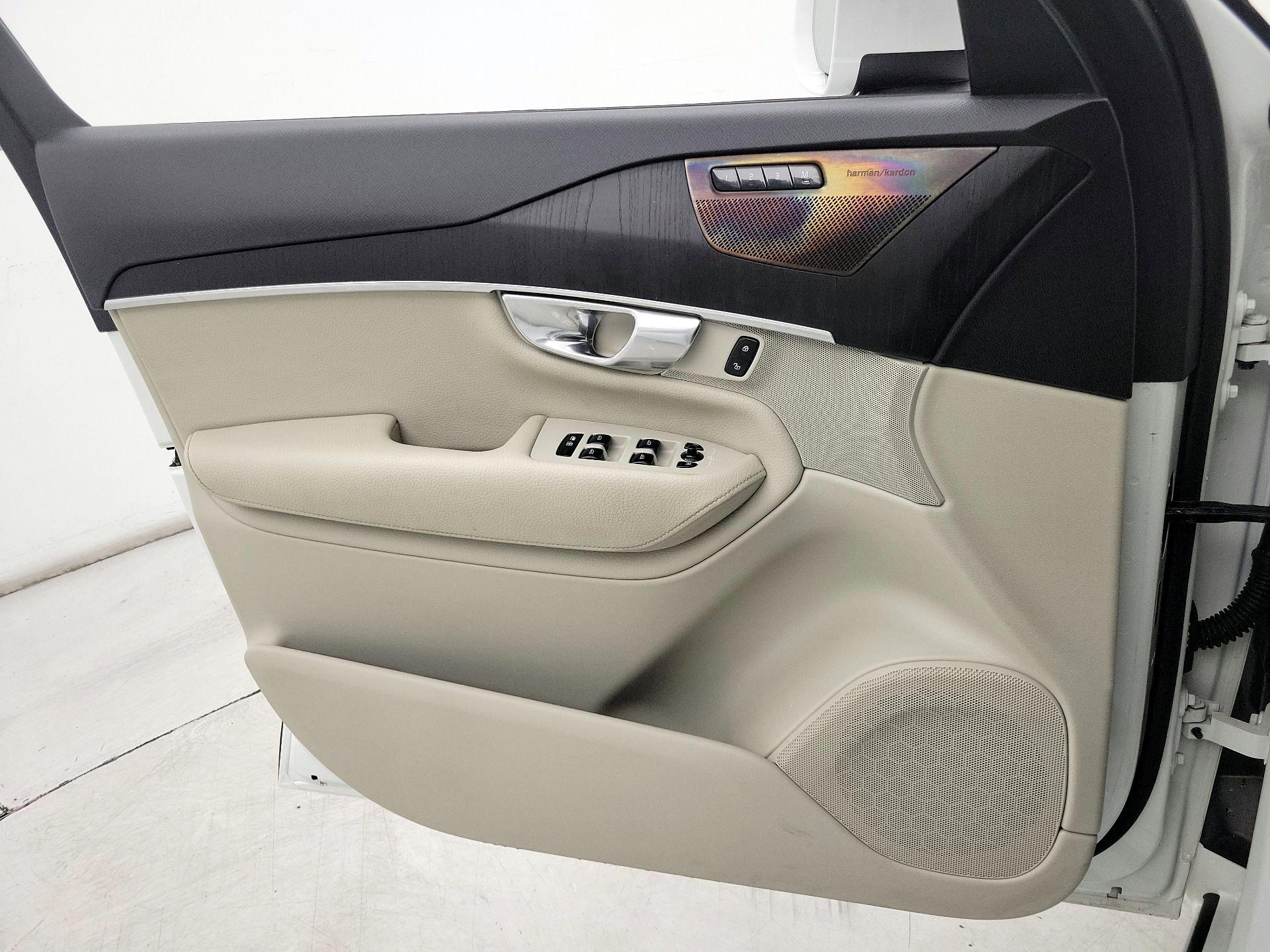 Thumbnail: 2020 Volvo XC90 - 12