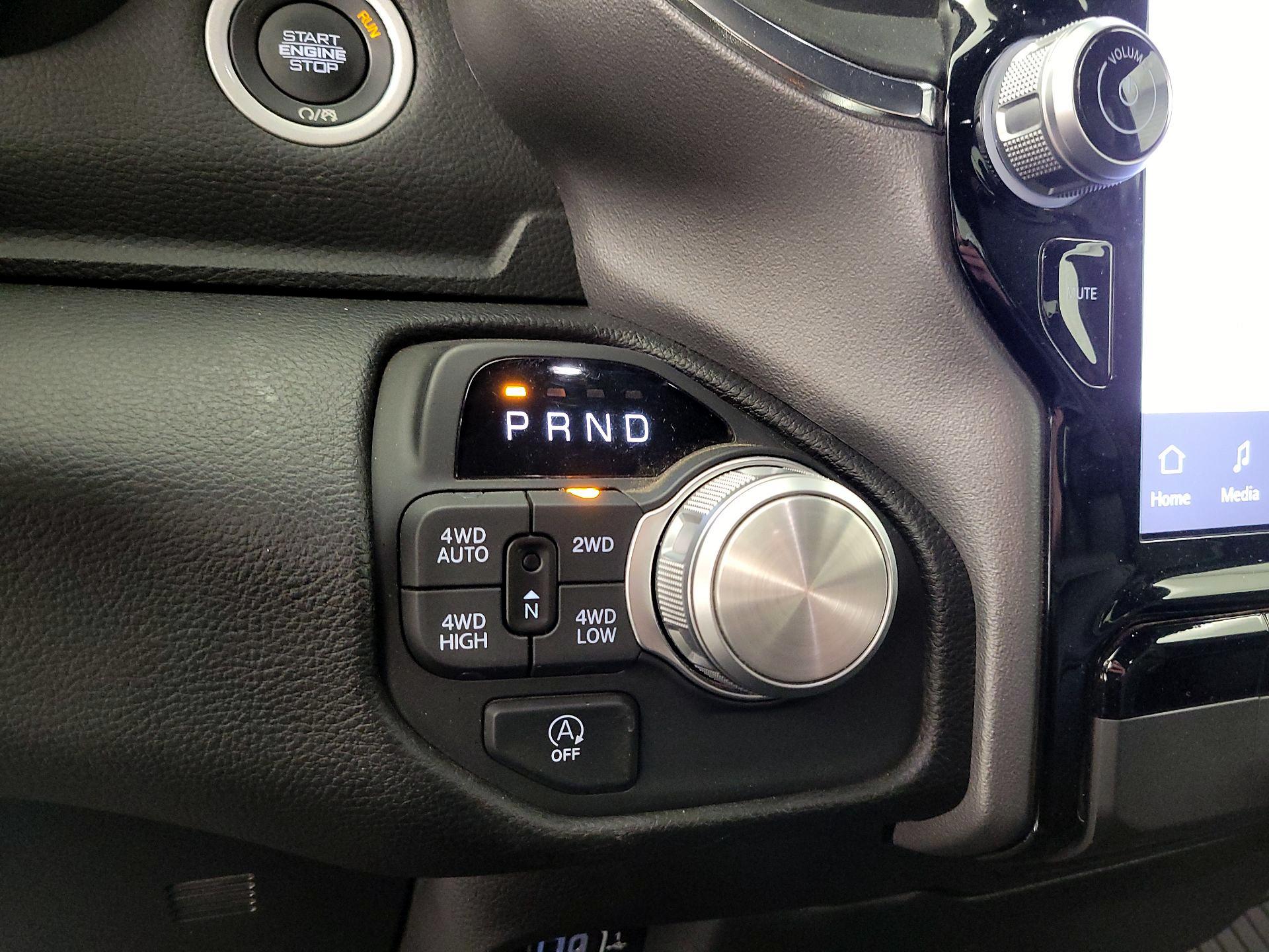 Thumbnail: 2025 RAM 1500 - 18