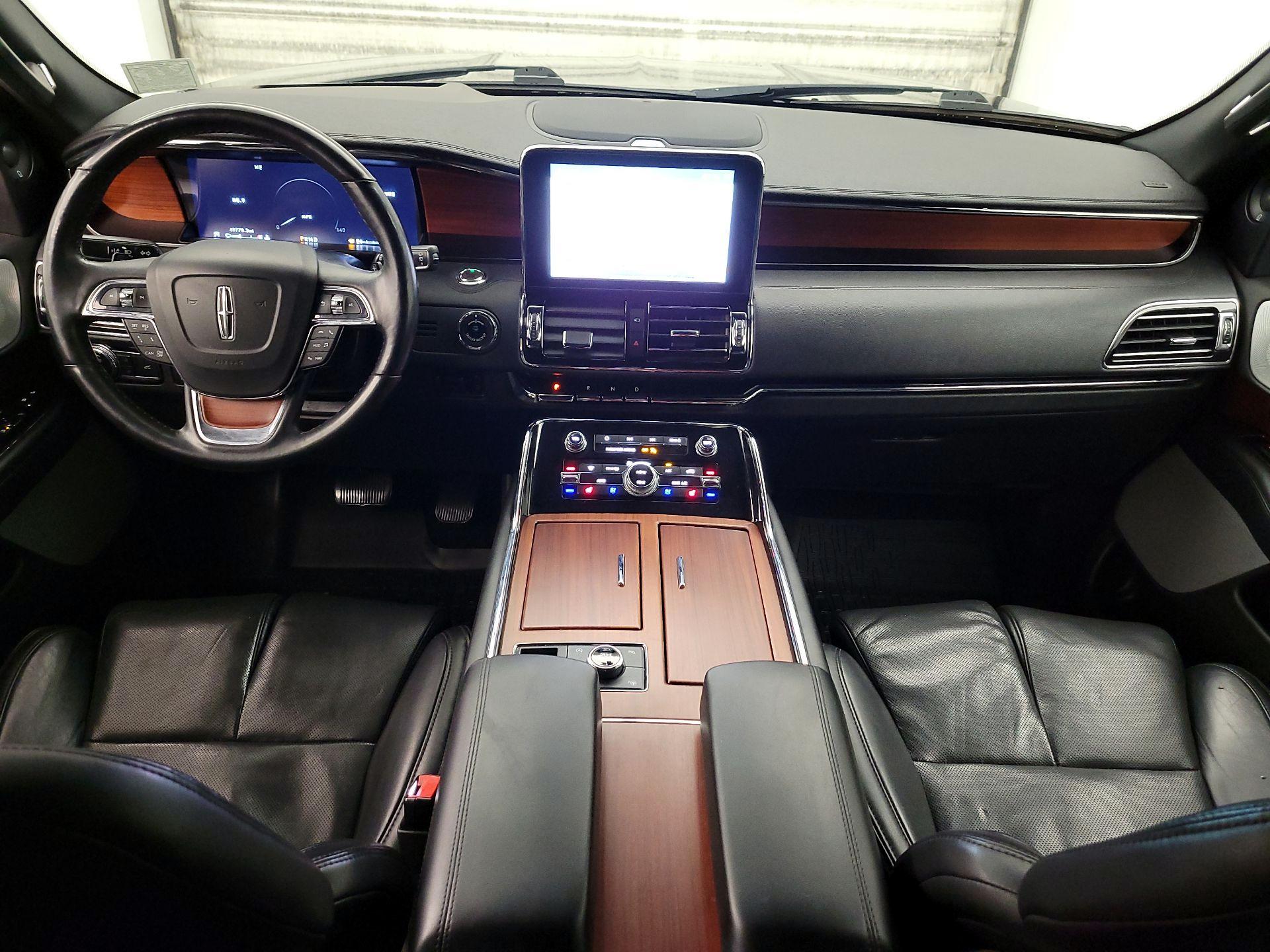 Thumbnail: 2020 Lincoln Navigator L - 9