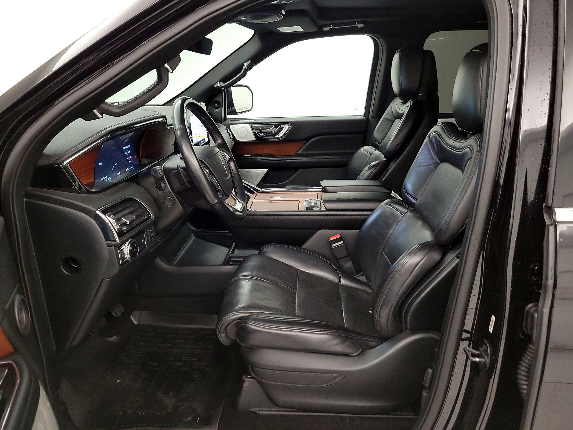 Thumbnail: 2020 Lincoln Navigator L - 11