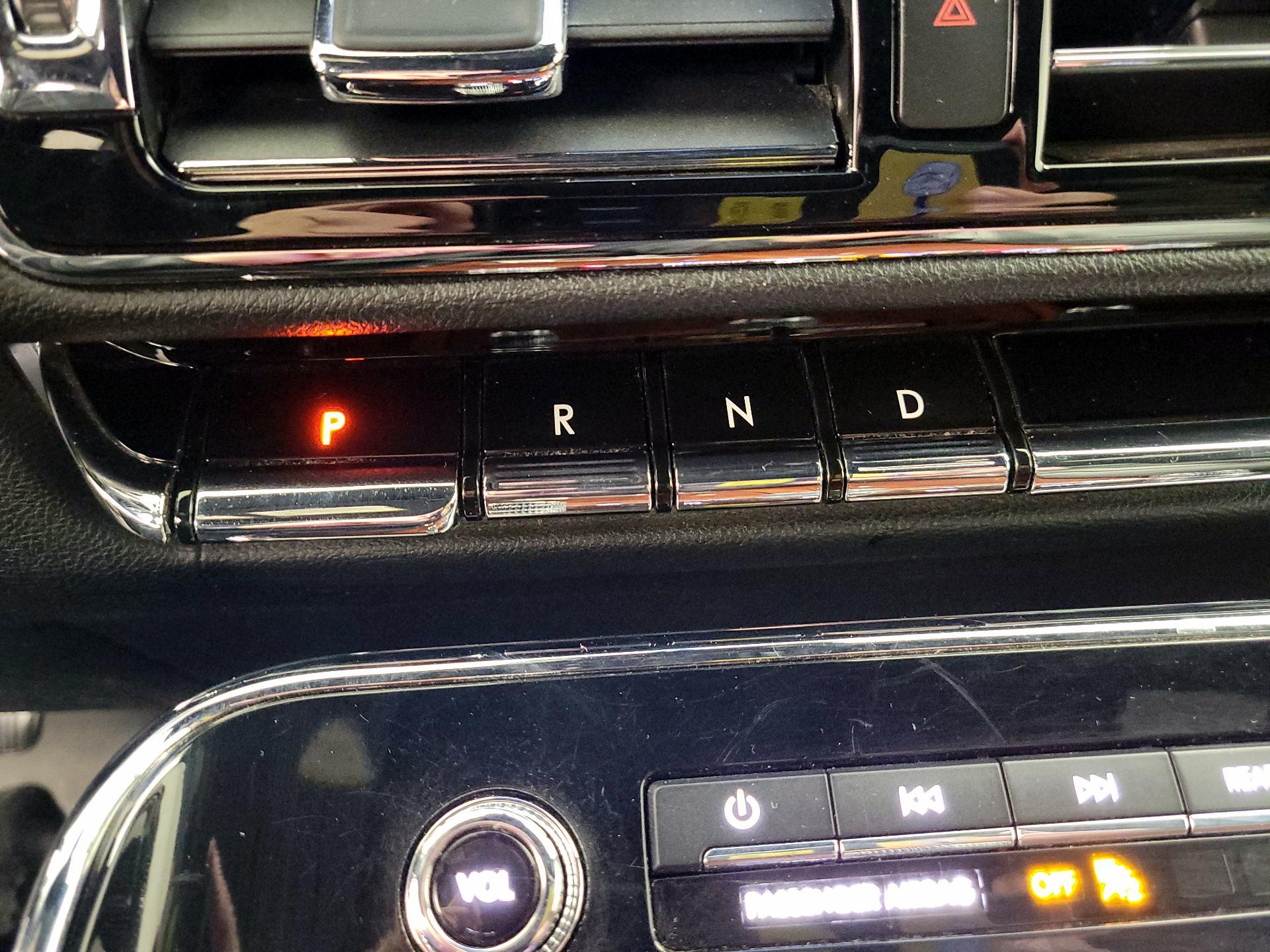 Thumbnail: 2020 Lincoln Navigator L - 18